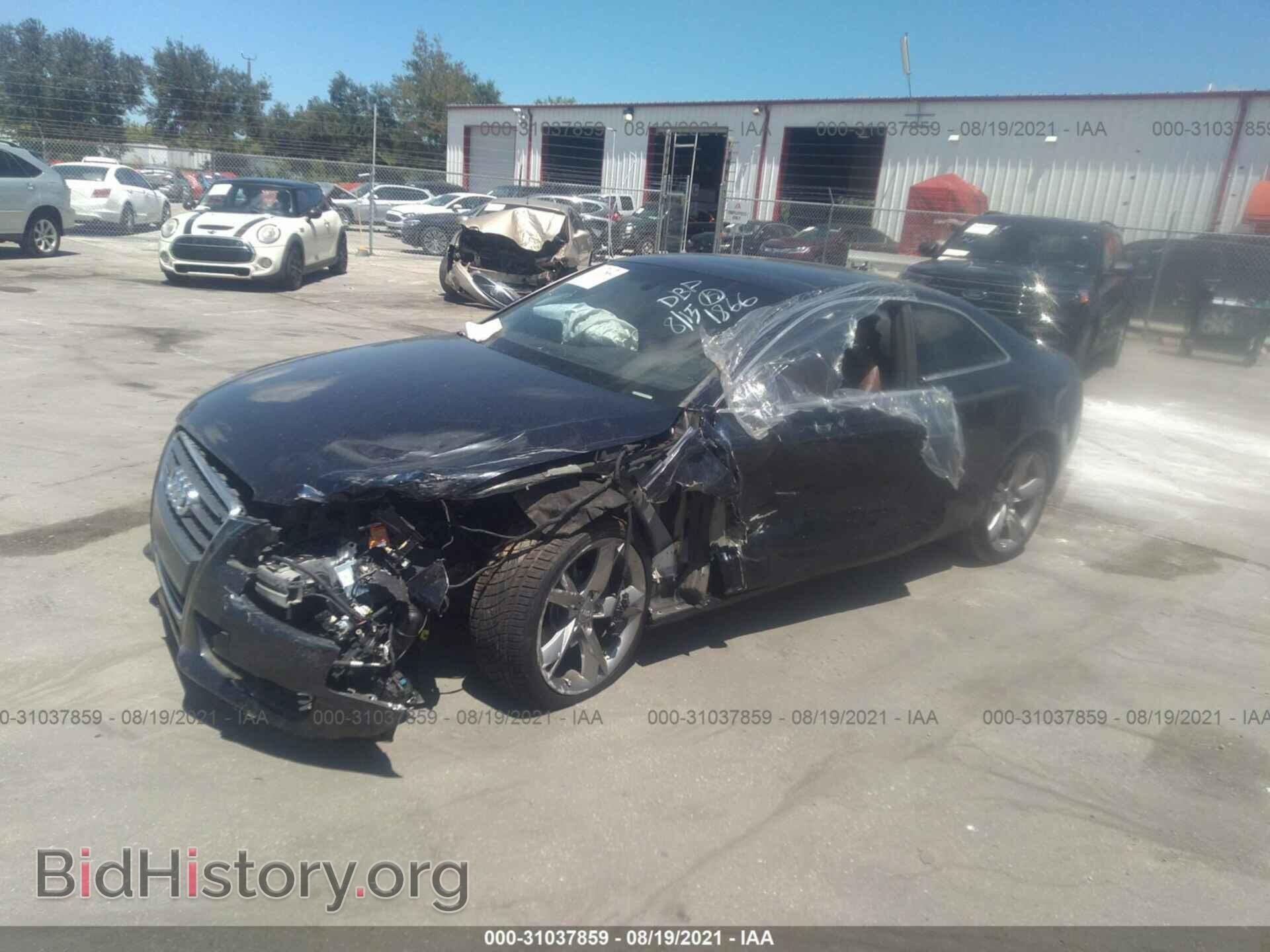 2011 AUDI A5 - VIN: WAULFAFRXBA041866 - Фото 2