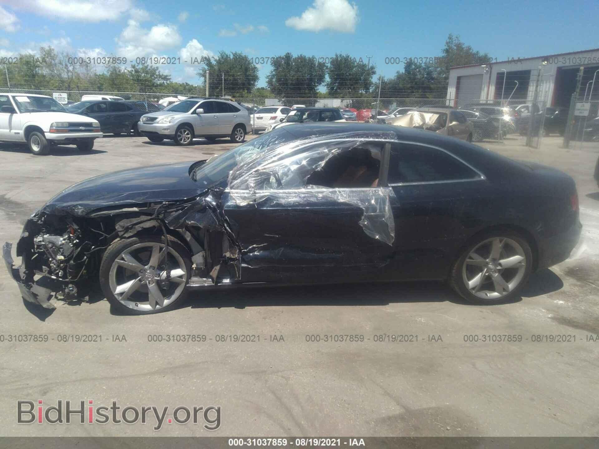 2011 AUDI A5 - VIN: WAULFAFRXBA041866 - Фото 6