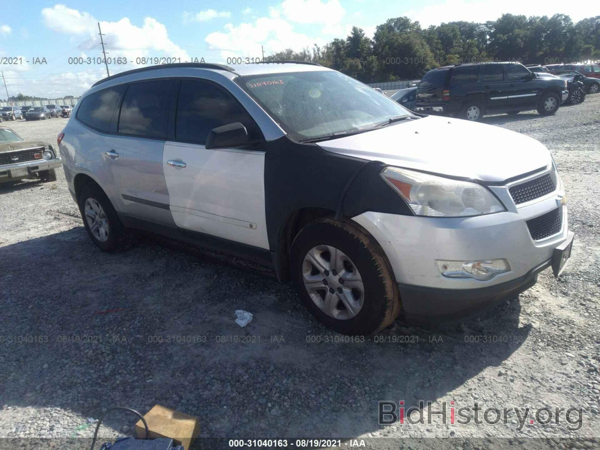 Photo 1GNLREED7AS111928 - CHEVROLET TRAVERSE 2010