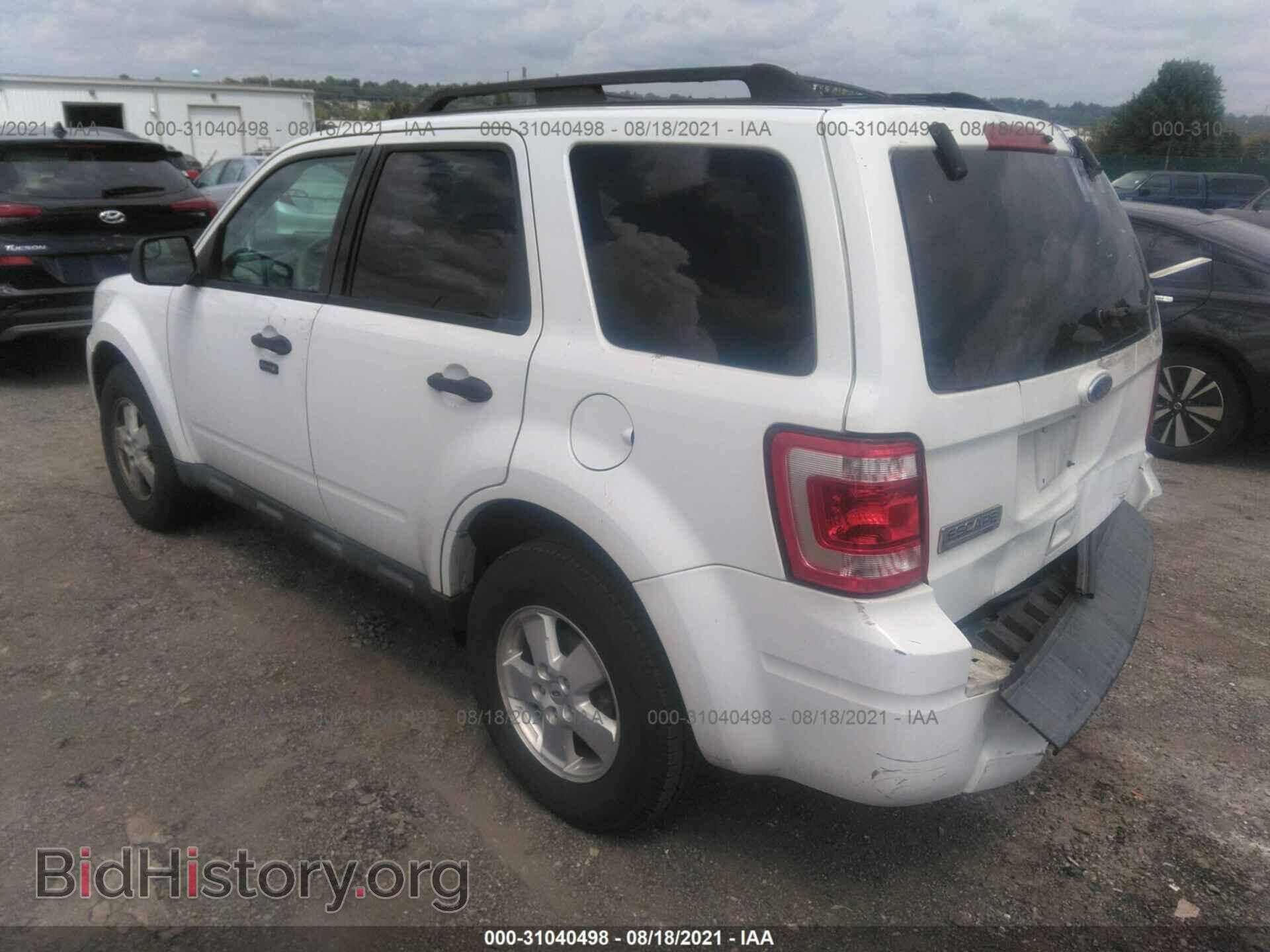 2011 FORD ESCAPE - VIN: 1FMCU9D74BKC31807 - Фото 3