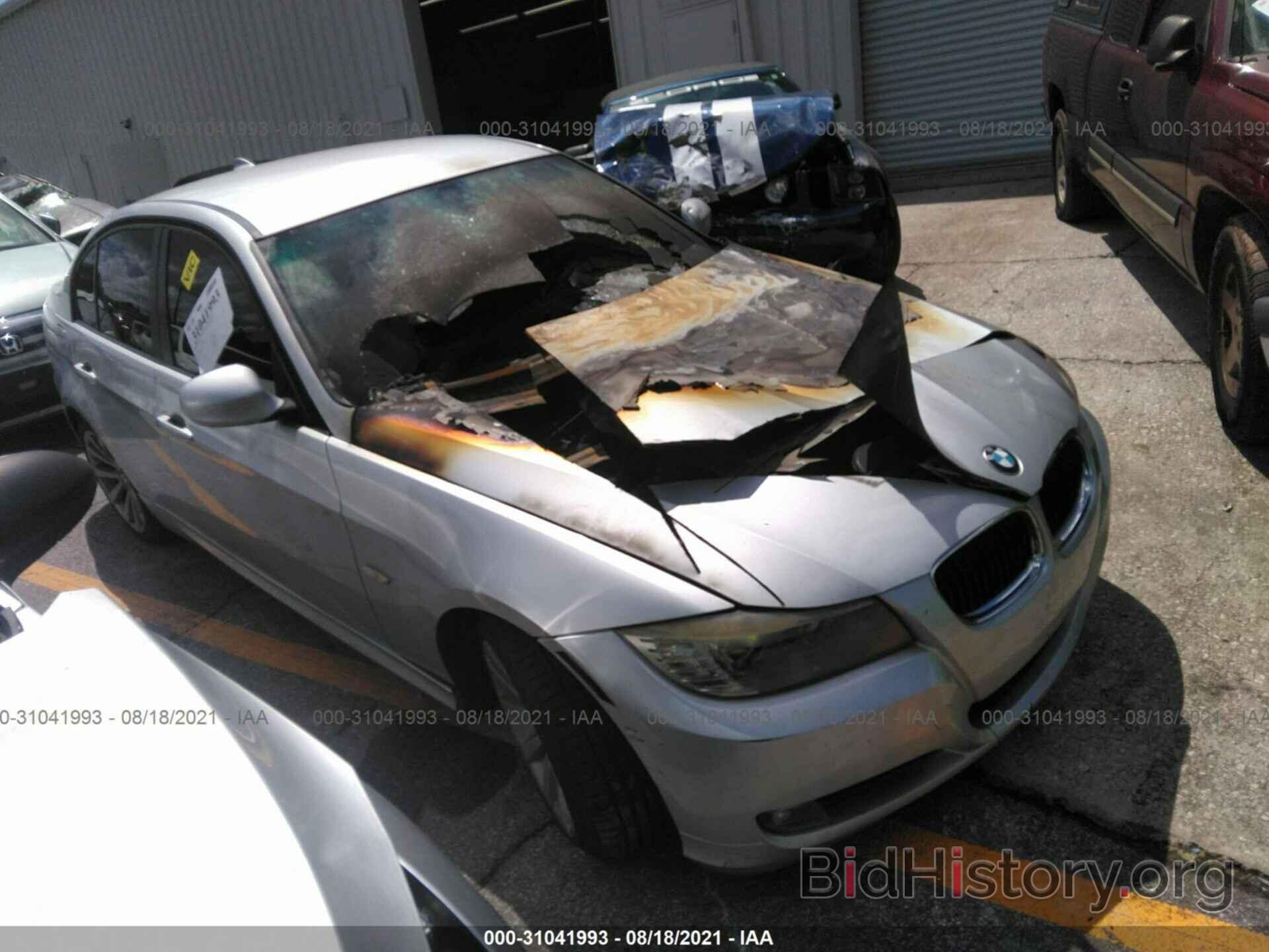 Photo WBAPH7C5XBE677857 - BMW 3 SERIES 2011