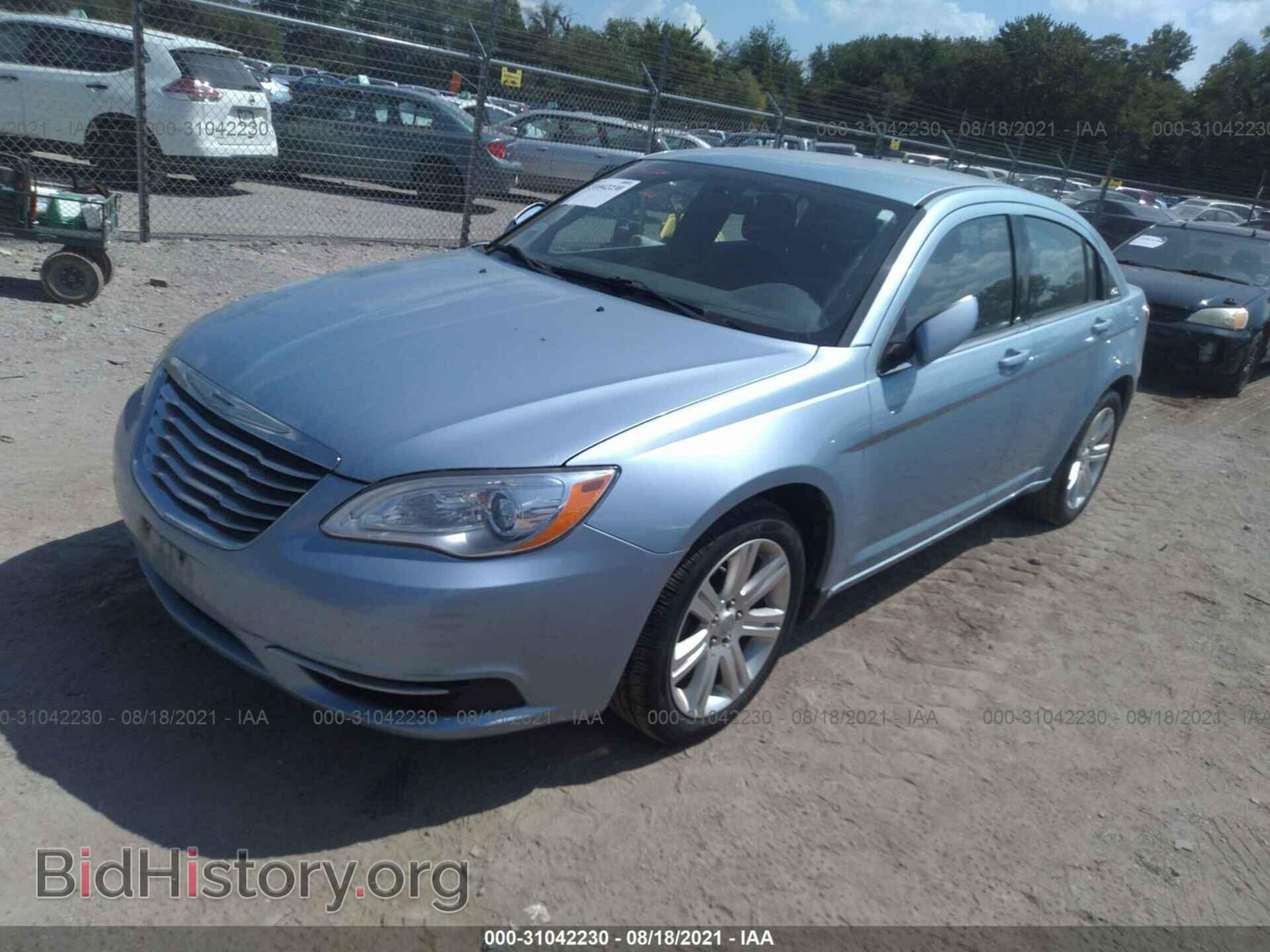 2012 CHRYSLER 200 - VIN: 1C3CCBBG1CN173984 - Фото 2