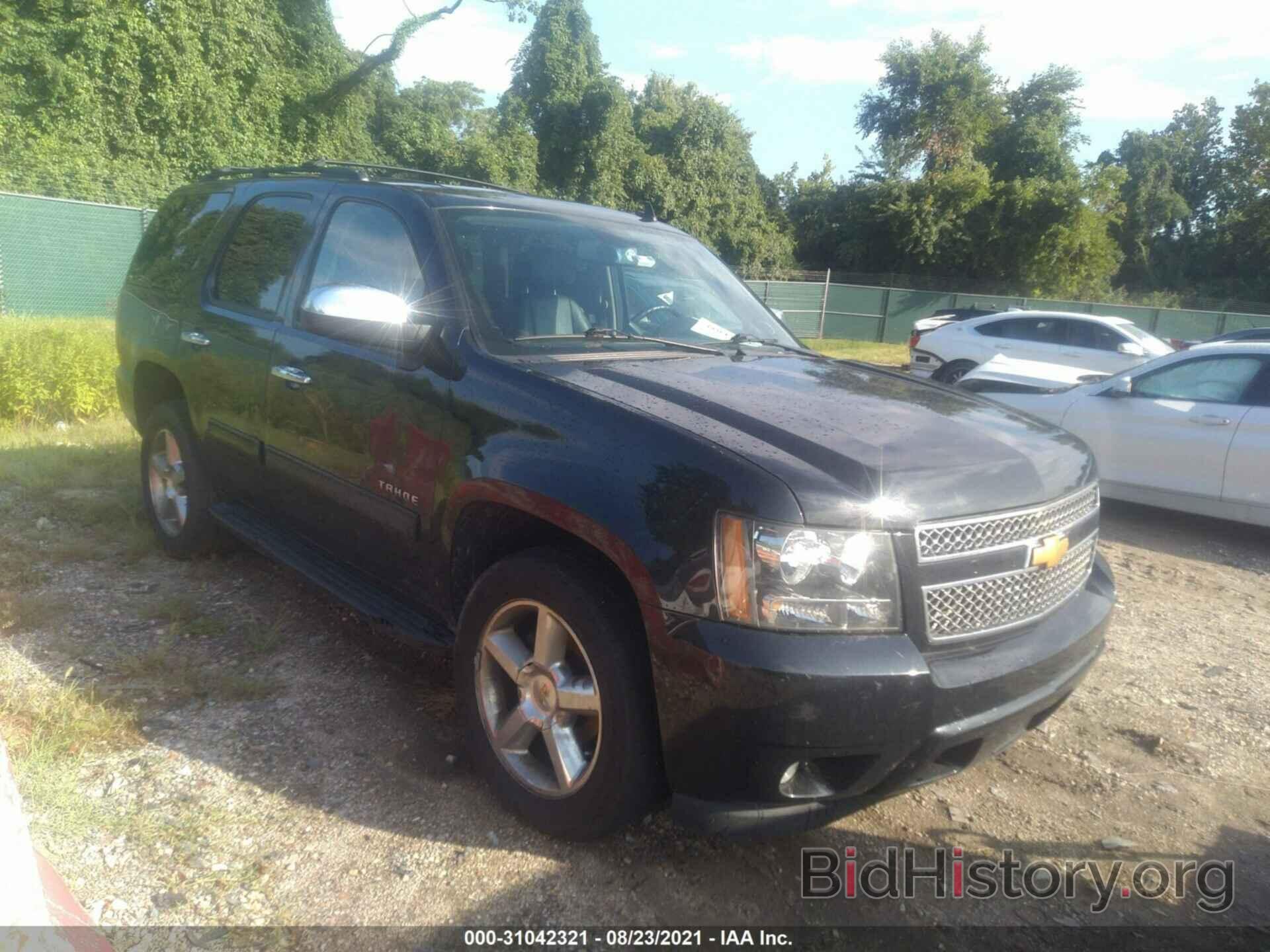 Photo 1GNSKAE03BR242854 - CHEVROLET TAHOE 2011