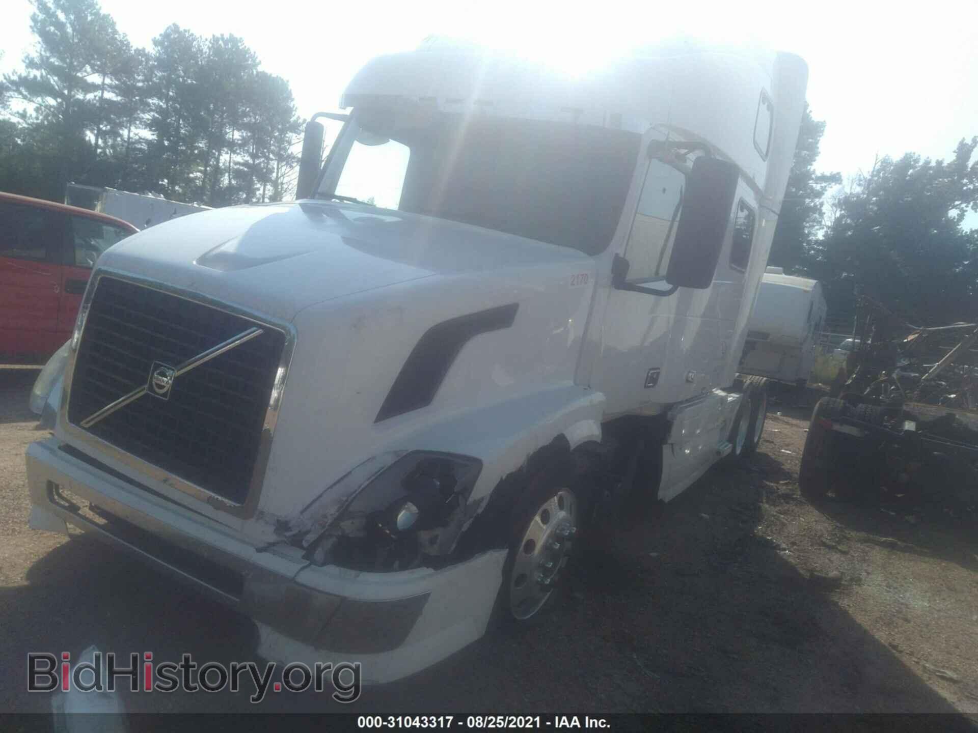 2006 VOLVO VN - VIN: 4V4NC9TK16N417402 - Фото 2