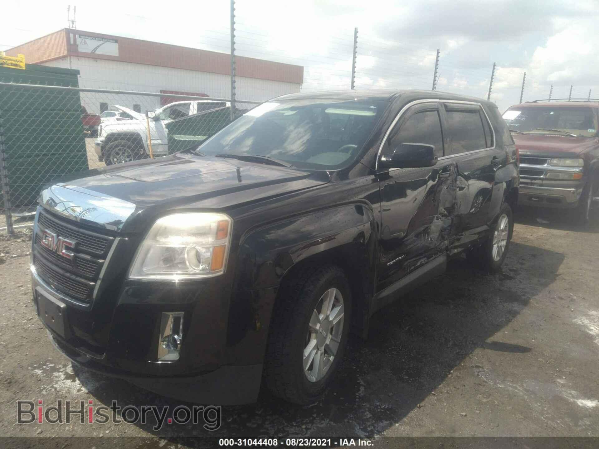 2011 GMC TERRAIN - VIN: 2CTFLREC4B6411893 - Photo 2