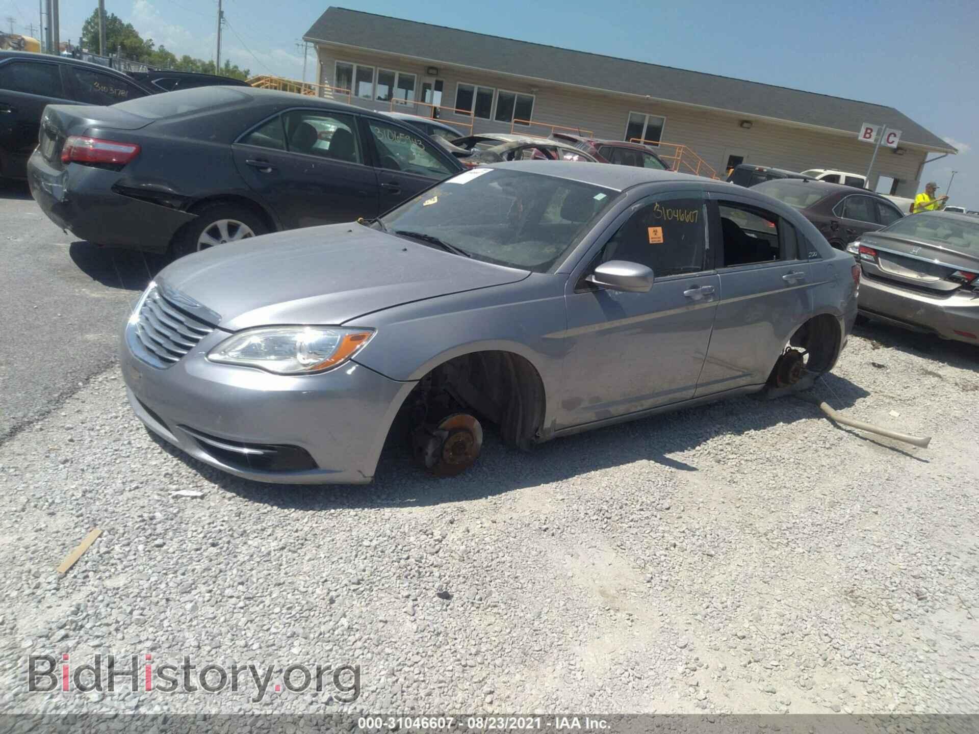 2014 CHRYSLER 200 - VIN: 1C3CCBAB1EN213876 - Фото 2