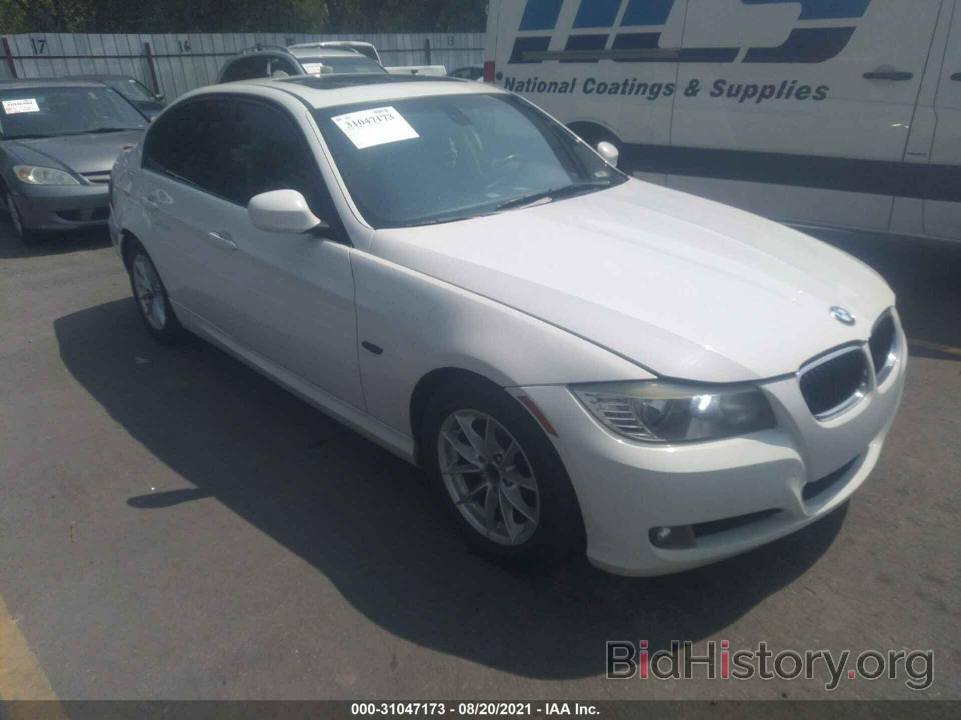 Фотография WBAPH7G52ANM52339 - BMW 3 SERIES 2010