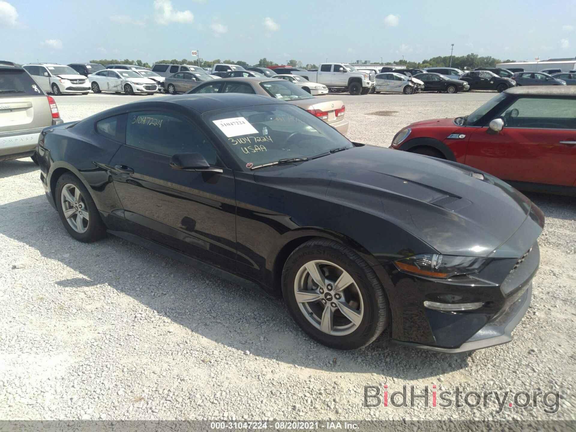 Photo 1FA6P8TH5L5133758 - FORD MUSTANG 2020