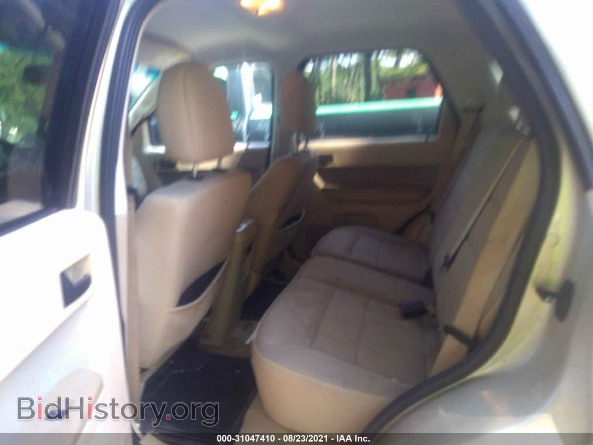 2011 FORD ESCAPE - VIN: 1FMCU0D75BKB43313 - Photo 8