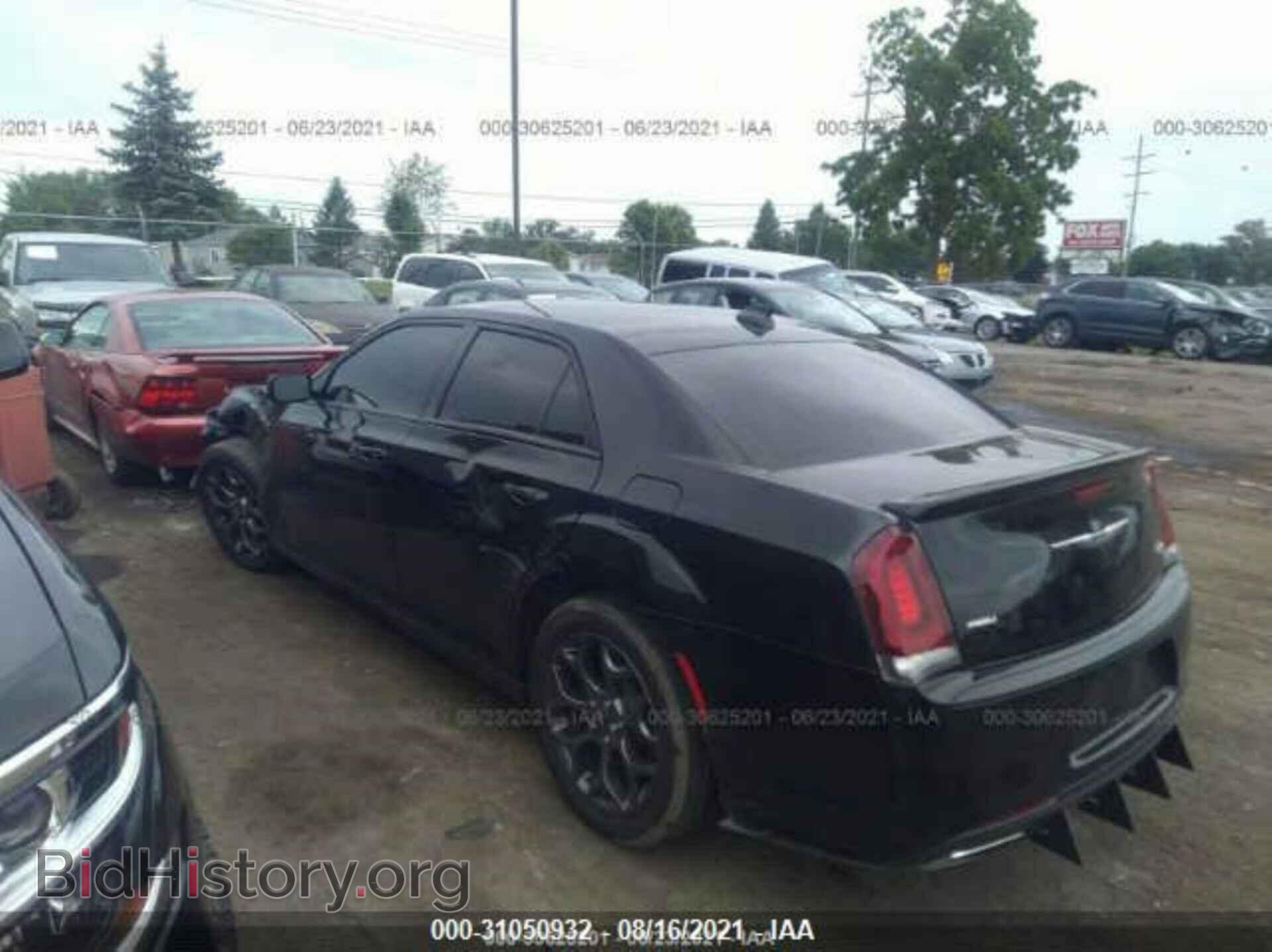 2018 CHRYSLER 300 - VIN: 2C3CCAGG7JH141596 - Фото 3