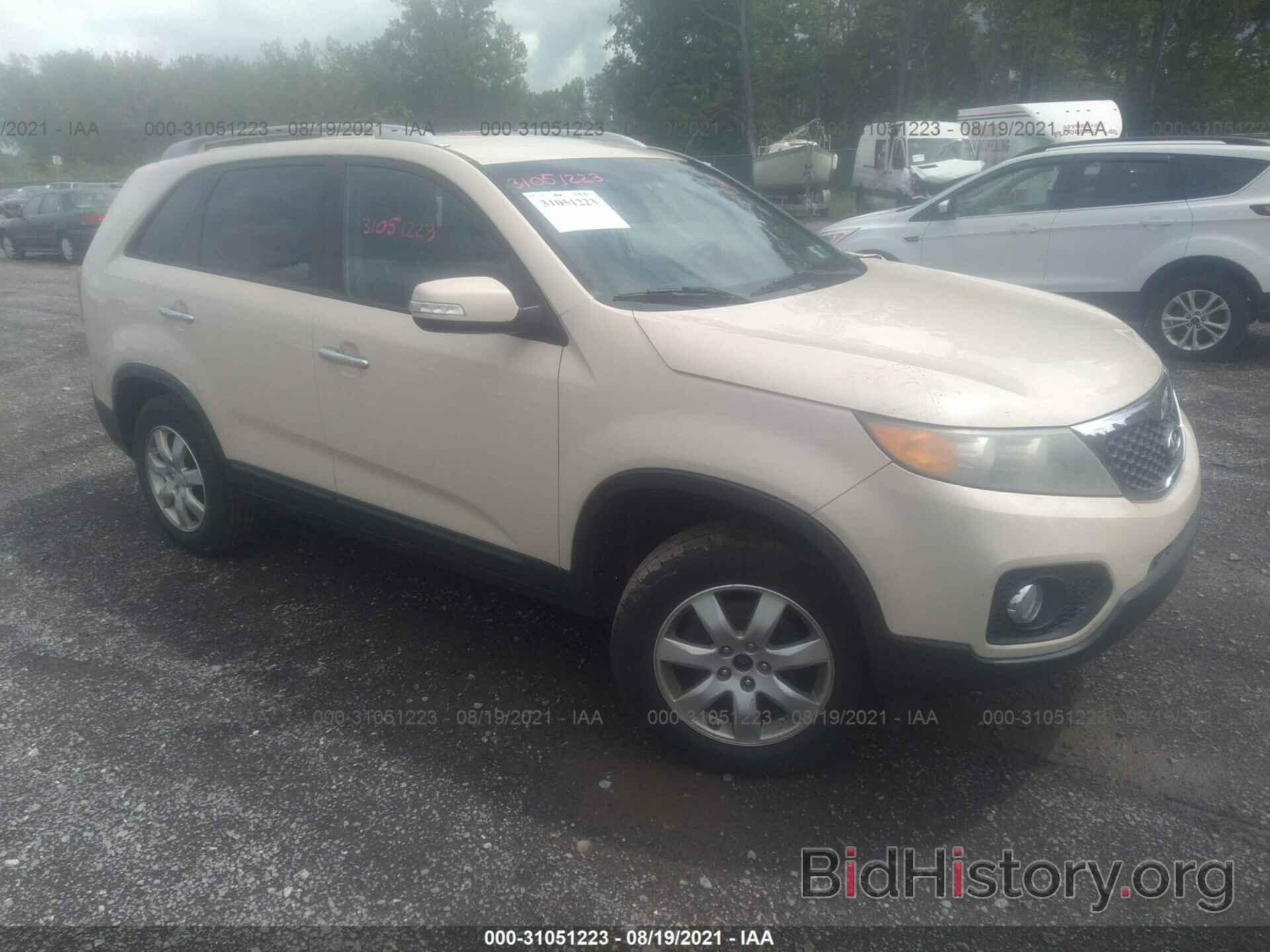 Photo 5XYKT3A13BG092792 - KIA SORENTO 2011