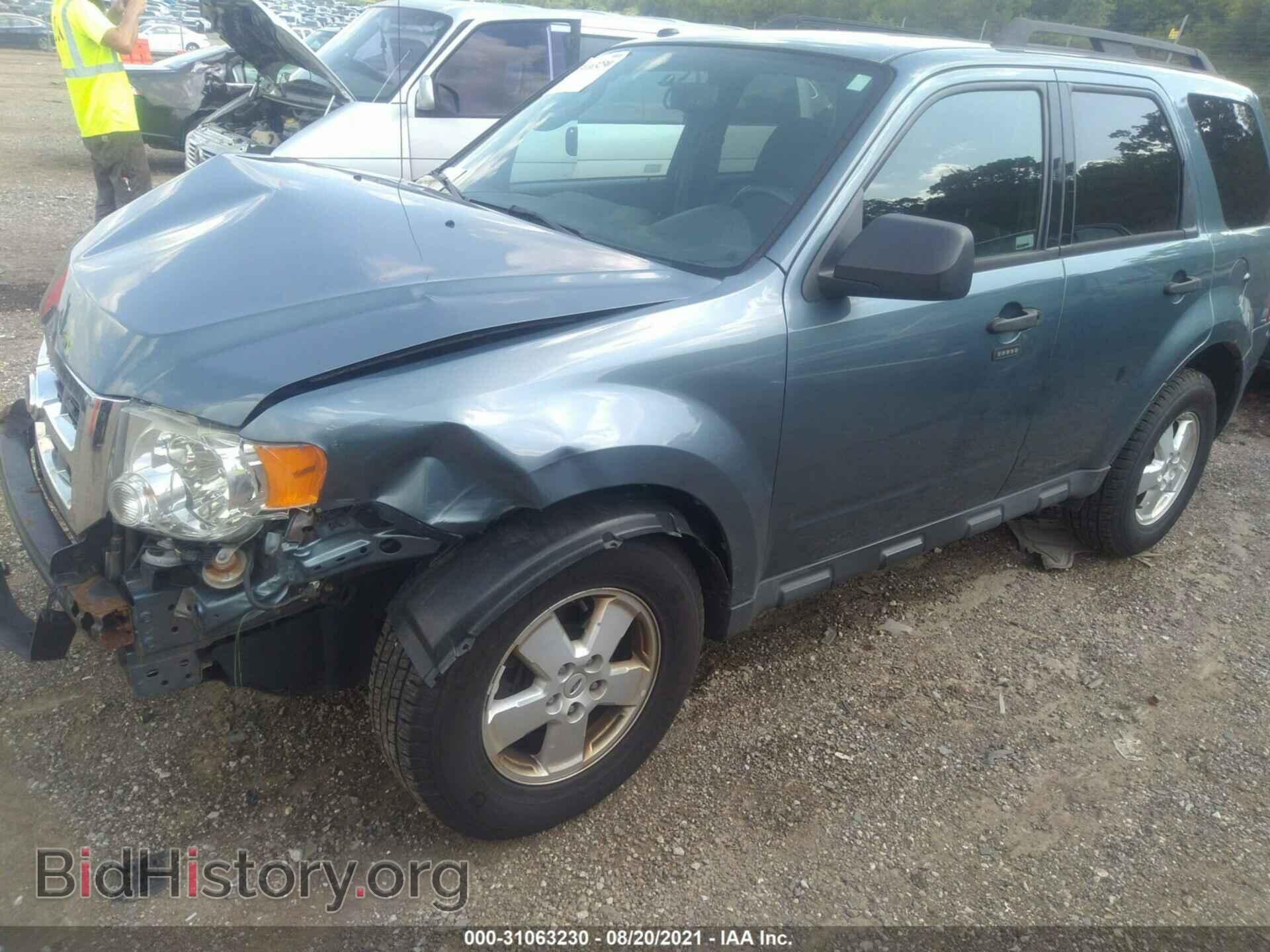 2011 FORD ESCAPE - VIN: 1FMCU9D74BKB66912 - Photo 2