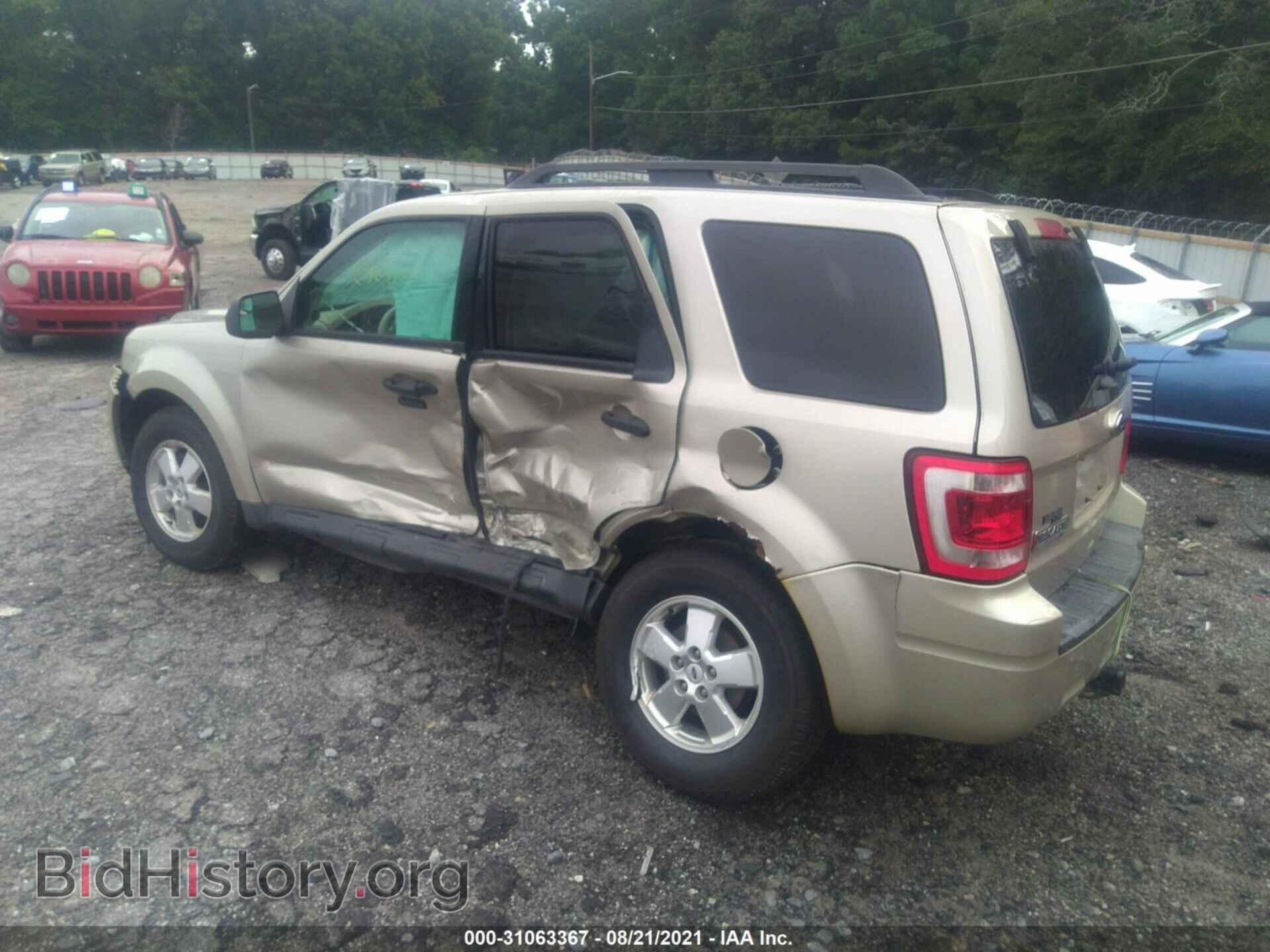 2012 FORD ESCAPE - VIN: 1FMCU0D74CKB00437 - Фото 3