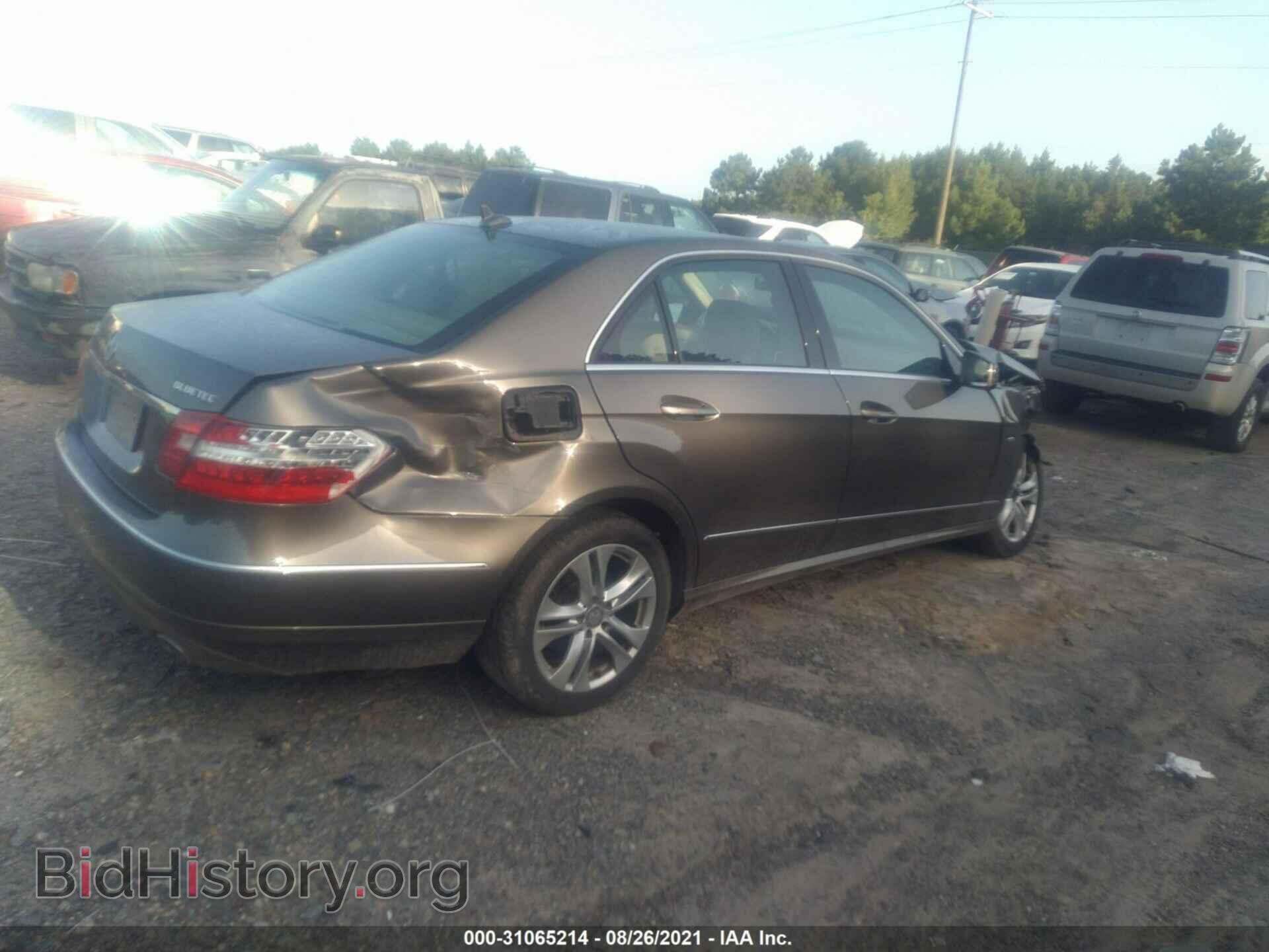 2011 MERCEDES-BENZ E-CLASS - VIN: WDDHF2EB2BA320687 - Photo 4