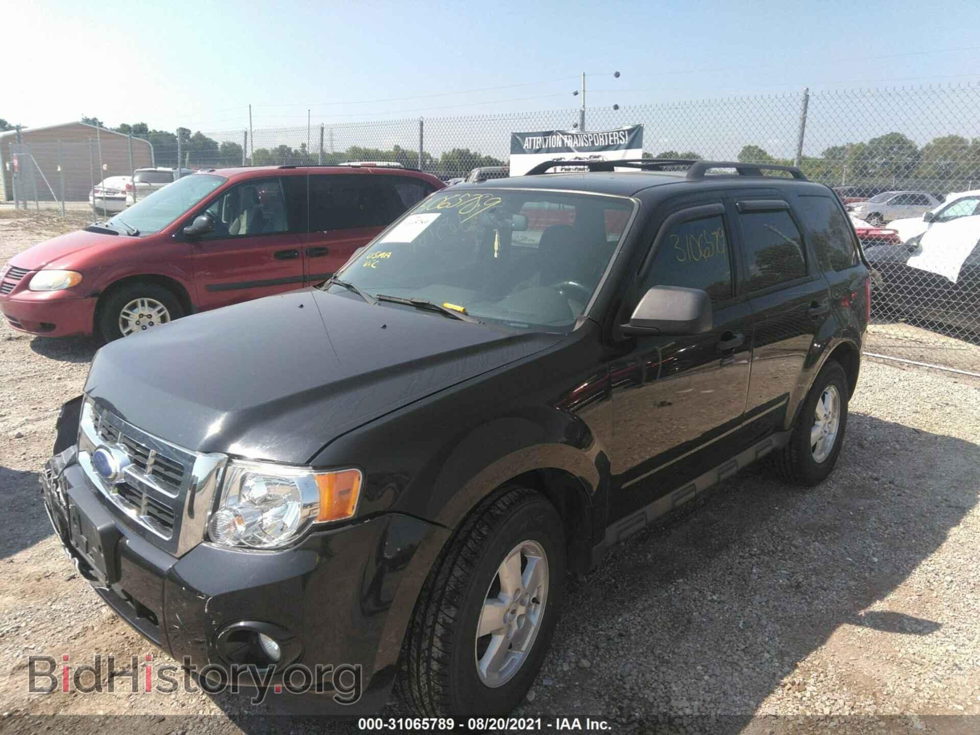 2011 FORD ESCAPE - VIN: 1FMCU0D74BKC48845 - Фото 2
