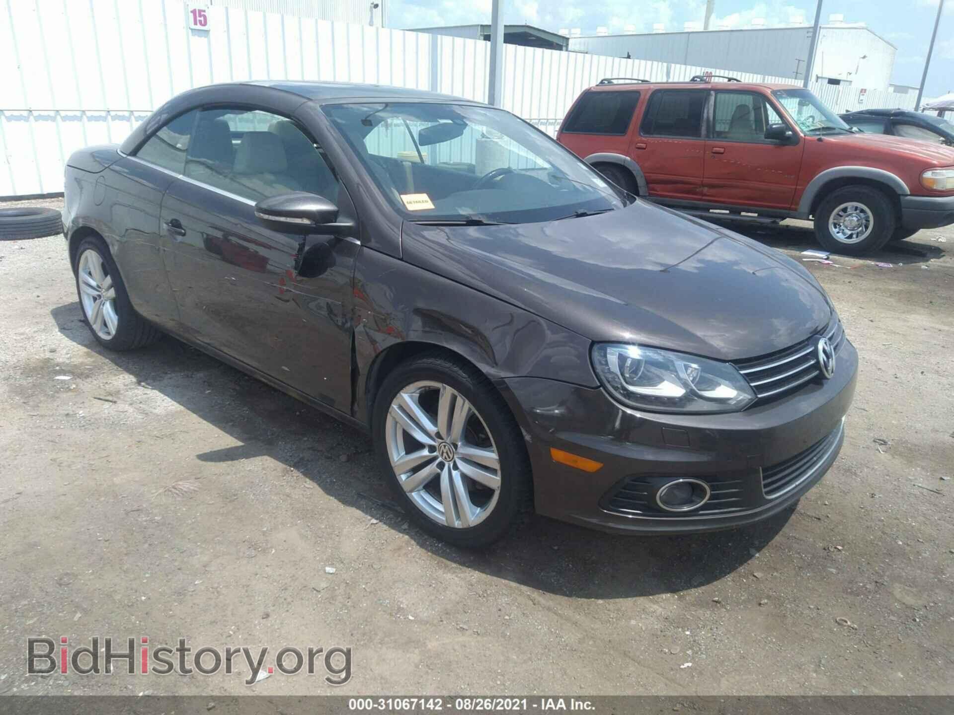 Photo WVWFW8AH2DV002093 - VOLKSWAGEN EOS 2013