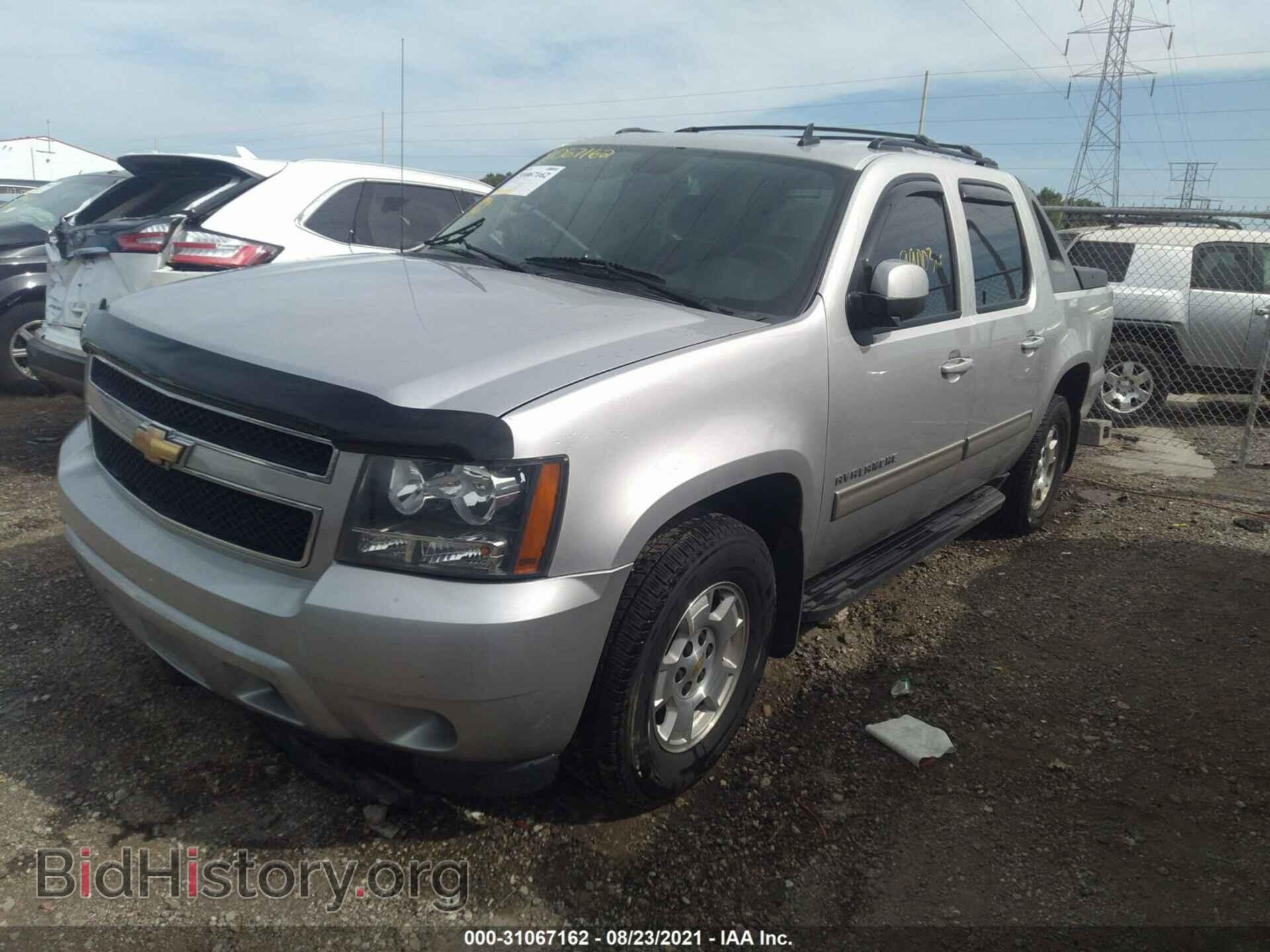 2011 CHEVROLET AVALANCHE - VIN: 3GNMCEE04BG357959 - Photo 2