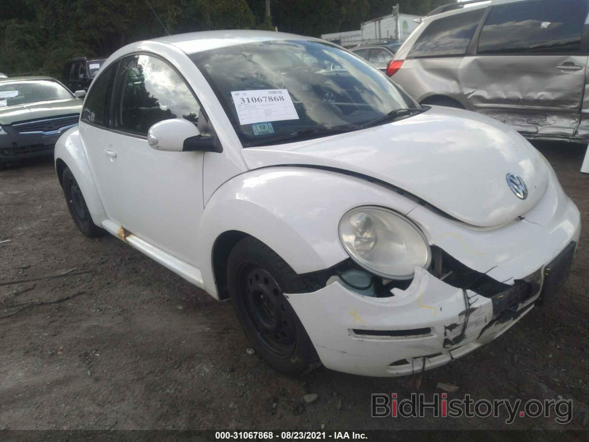 Photo 3VWPG3AG0AM020381 - VOLKSWAGEN NEW BEETLE COUPE 2010