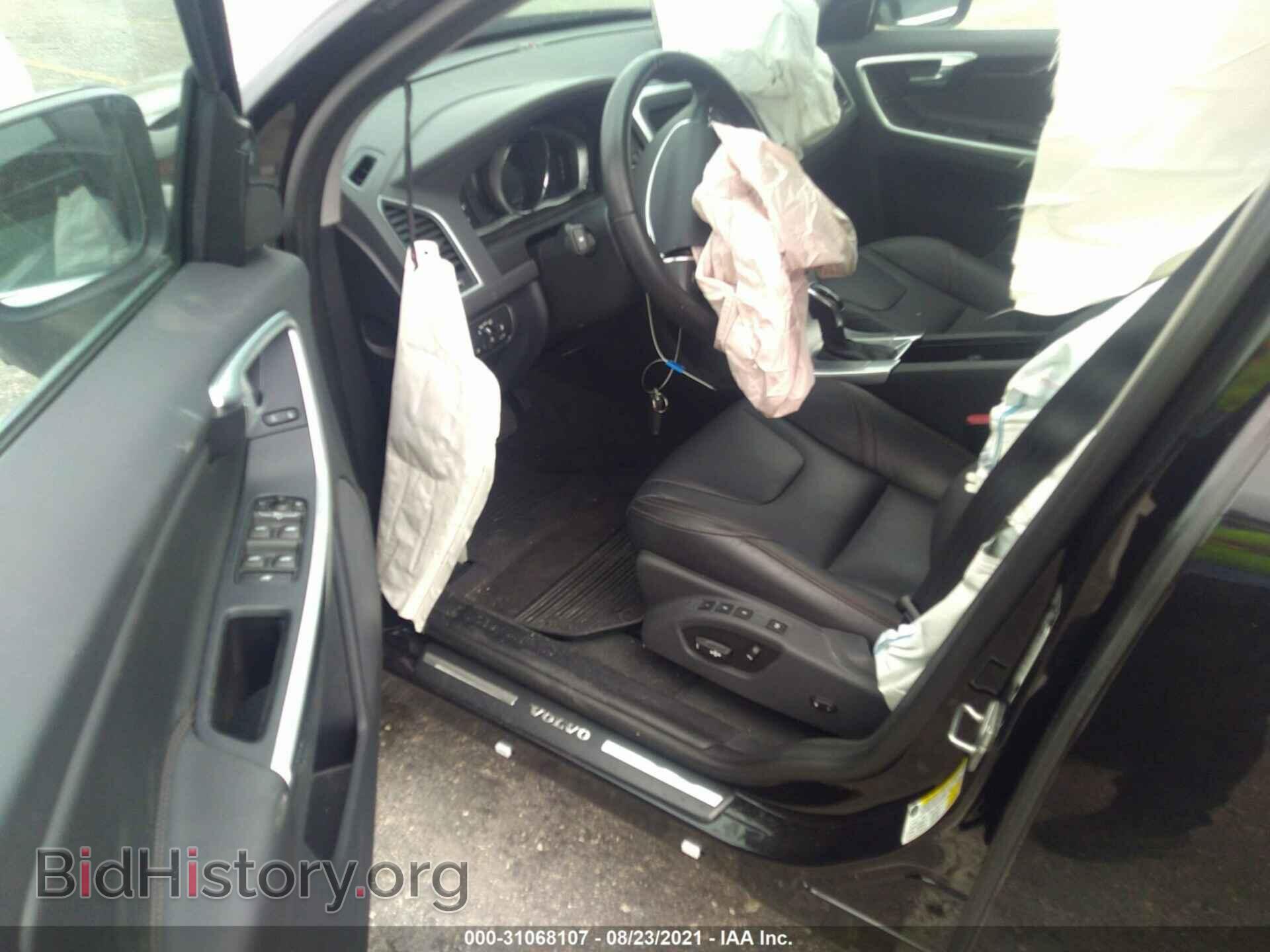 2017 VOLVO XC60 - VIN: YV440MDR8H2204172 - Фото 5