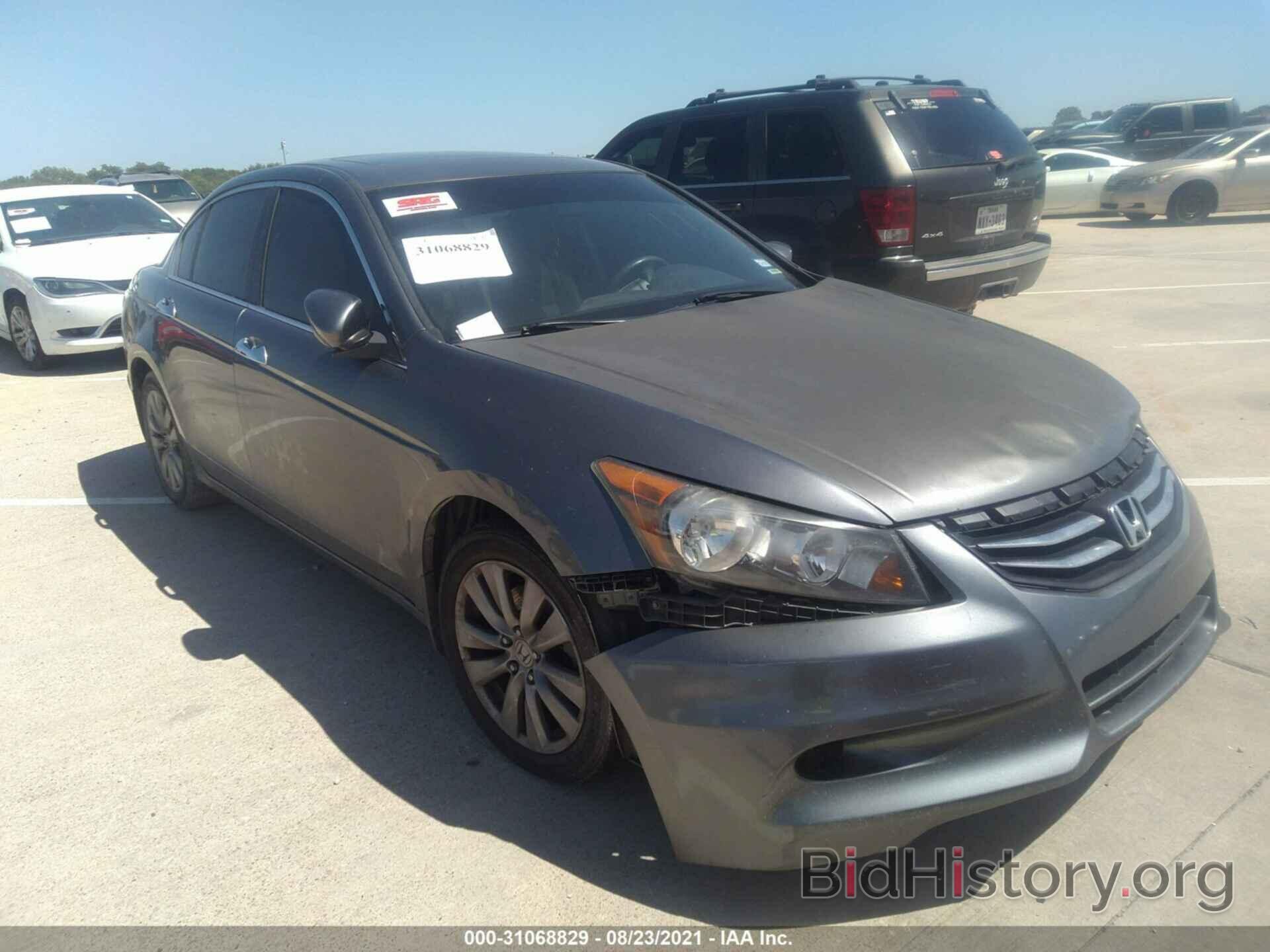 Photo 1HGCP3F85CA015049 - HONDA ACCORD SDN 2012