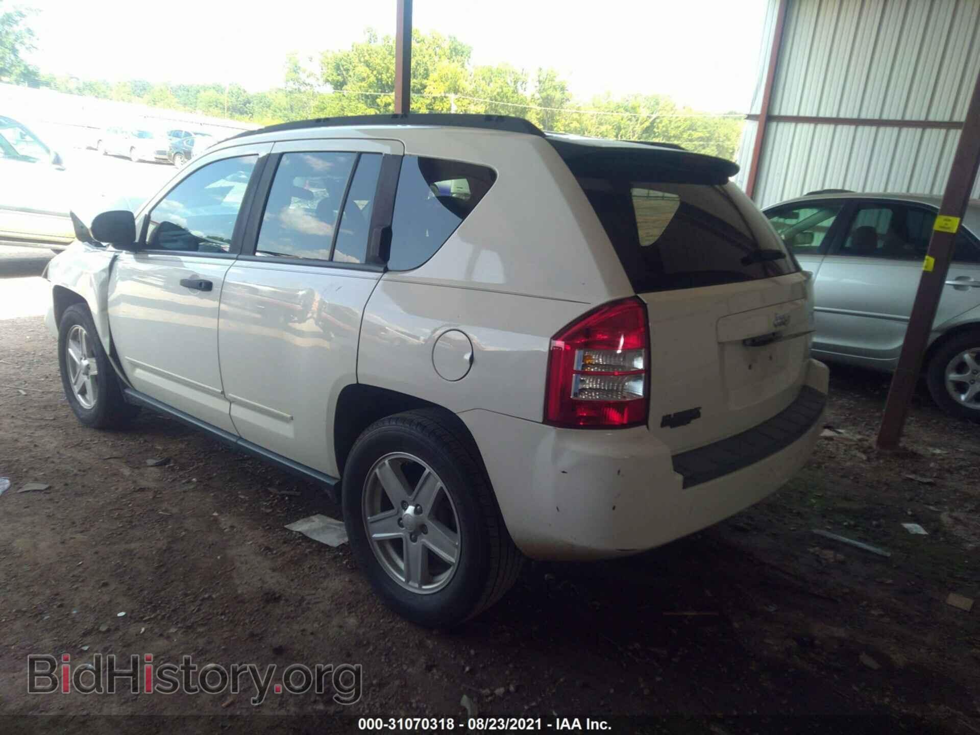 2008 JEEP COMPASS - VIN: 1J8FT47028D572926 - Фото 3