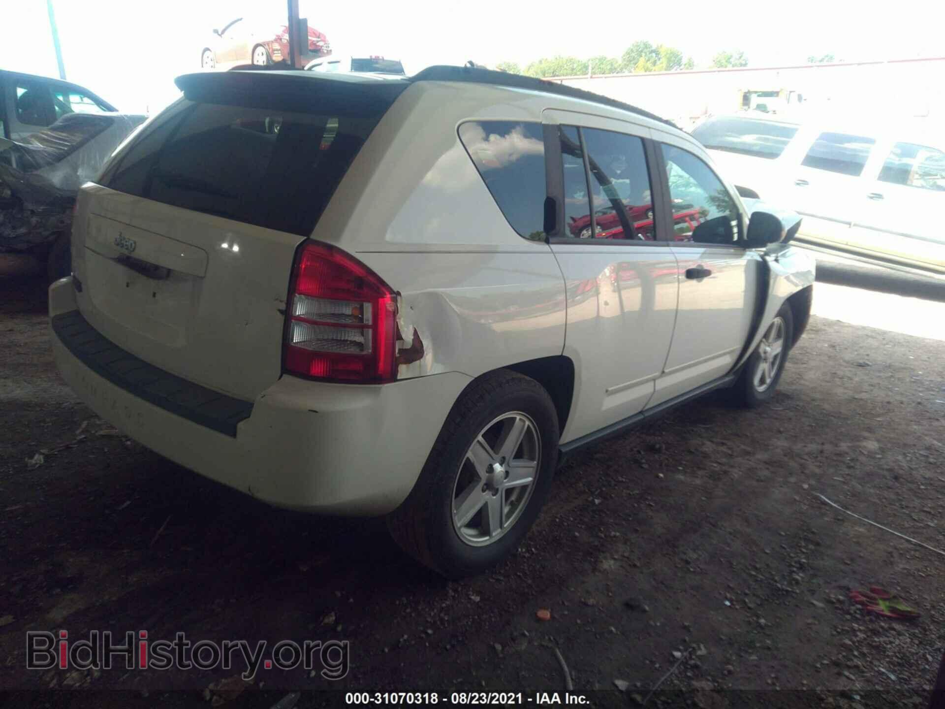 2008 JEEP COMPASS - VIN: 1J8FT47028D572926 - Фото 4