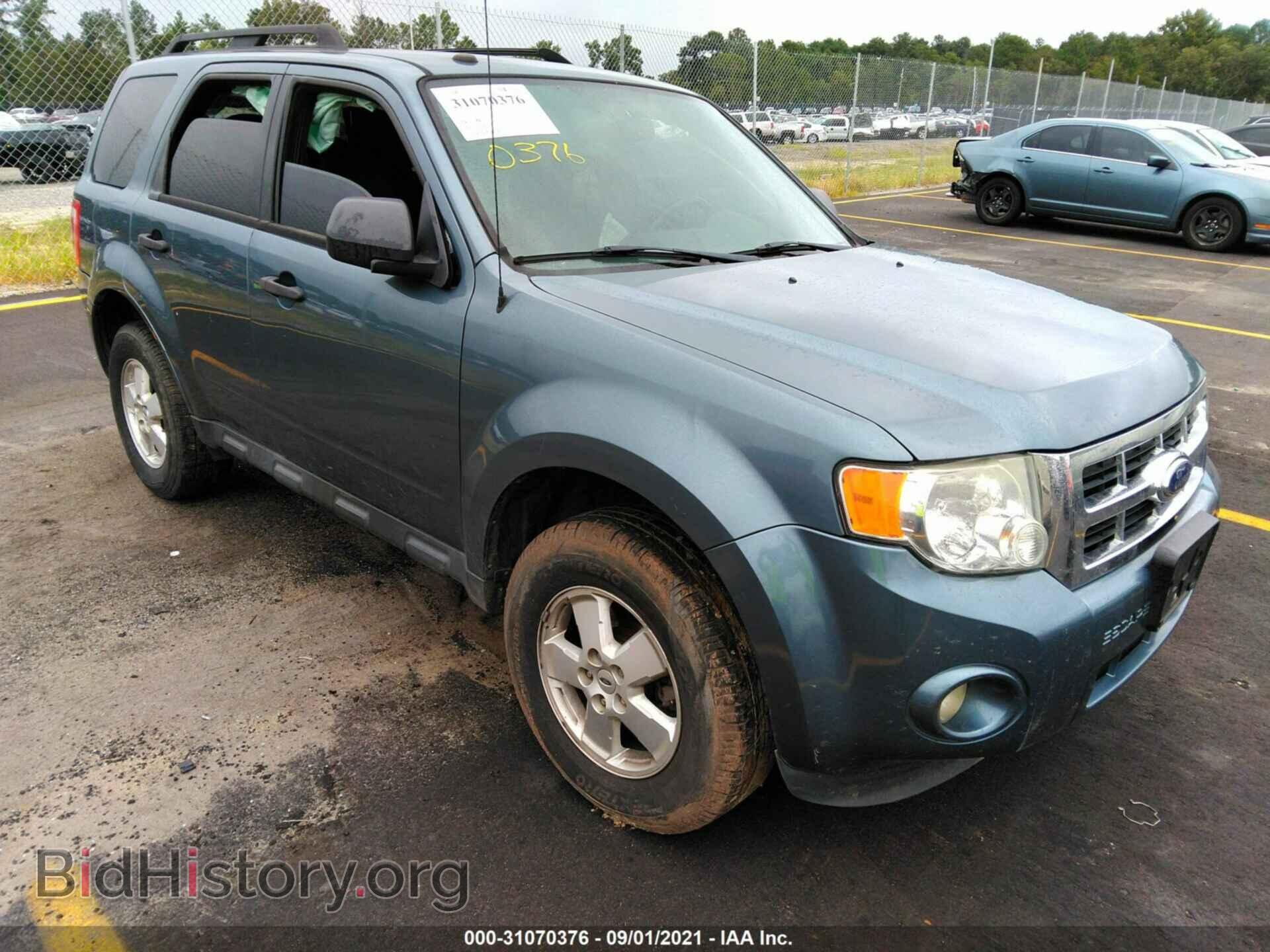 Фотография 1FMCU0D74BKA93813 - FORD ESCAPE 2011