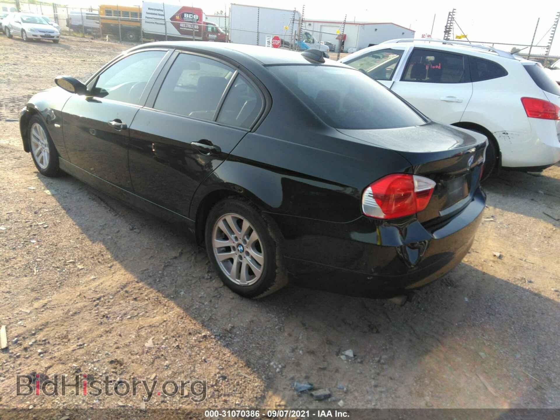 2007 BMW 3 SERIES - VIN: WBAVC93507KX55251 - Фото 3
