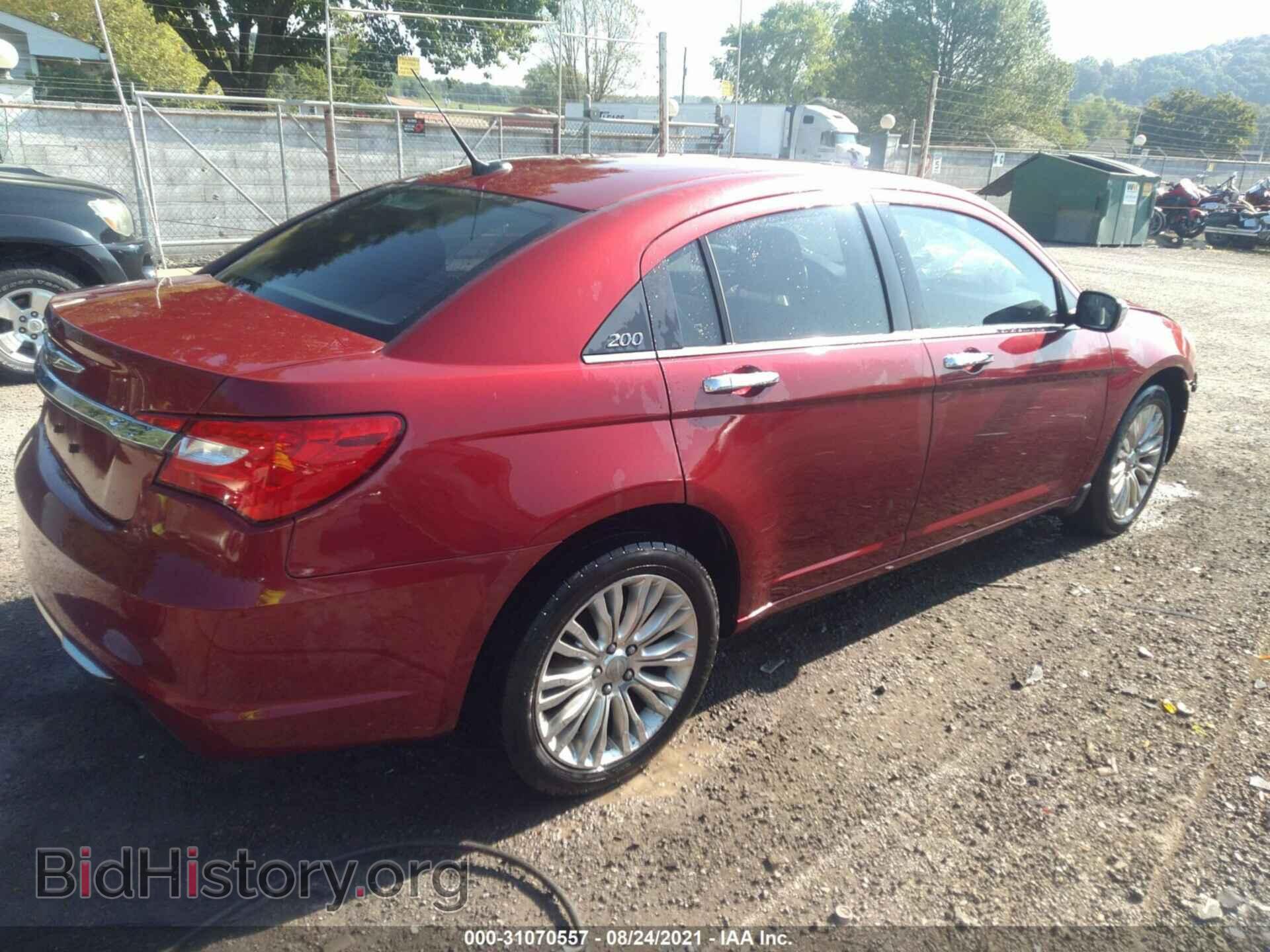 2011 CHRYSLER 200 - VIN: 1C3BC2FBXBN527963 - Photo 4
