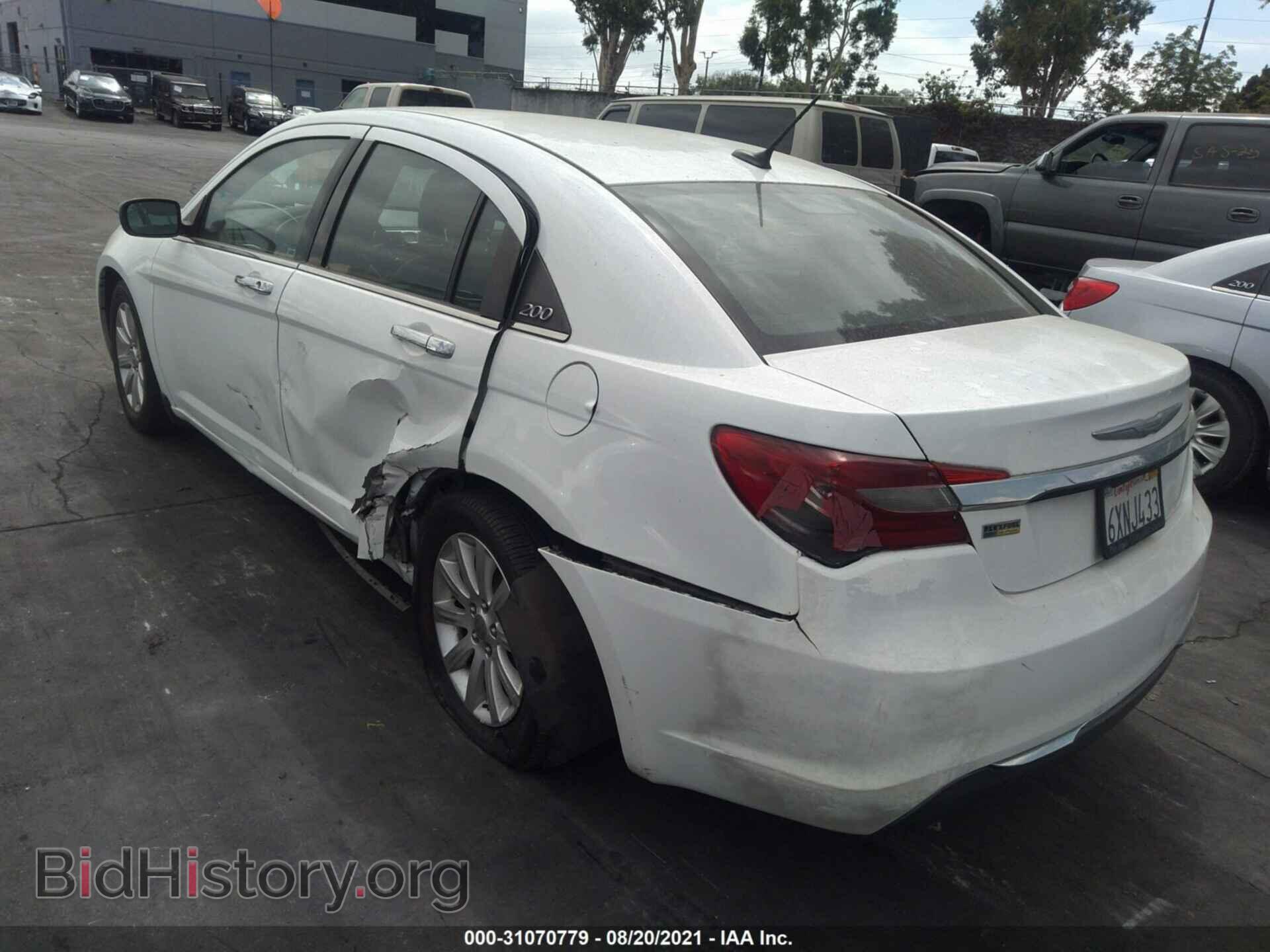 2013 CHRYSLER 200 - VIN: 1C3CCBCG7DN556490 - Фото 3