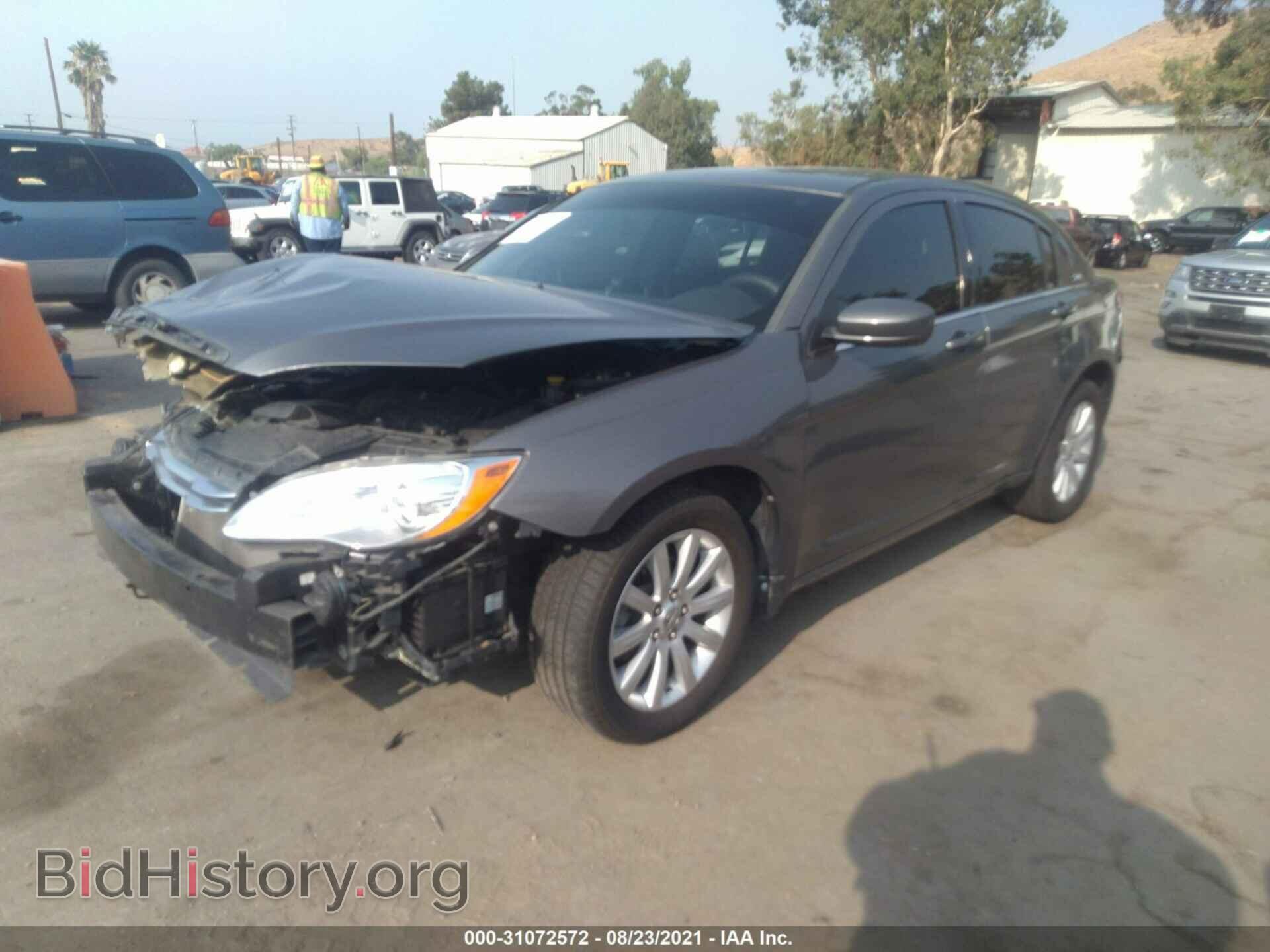 2012 CHRYSLER 200 - VIN: 1C3CCBBB6CN131458 - Photo 2