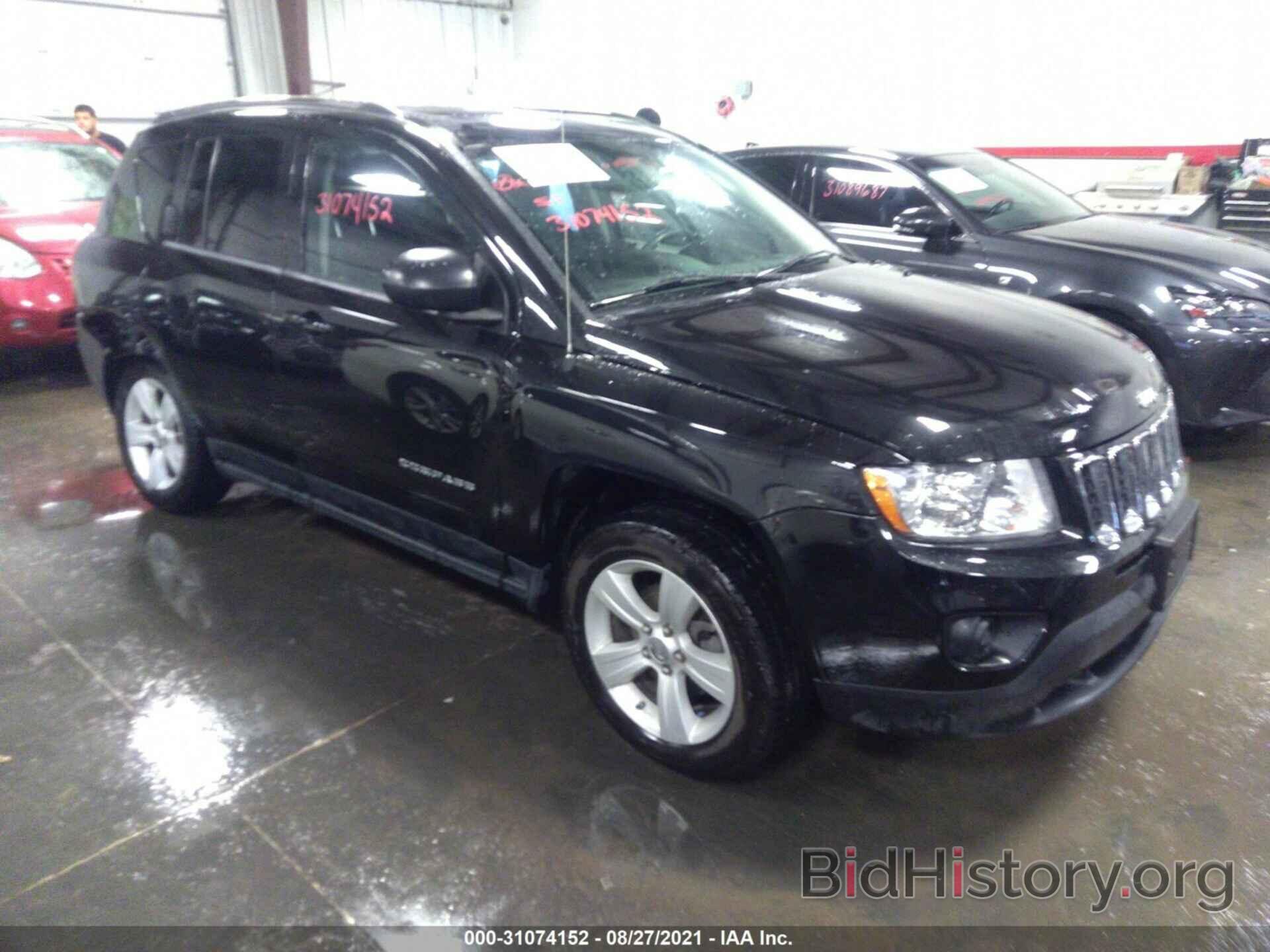 Photo 1J4NF1FB0BD188415 - JEEP COMPASS 2011