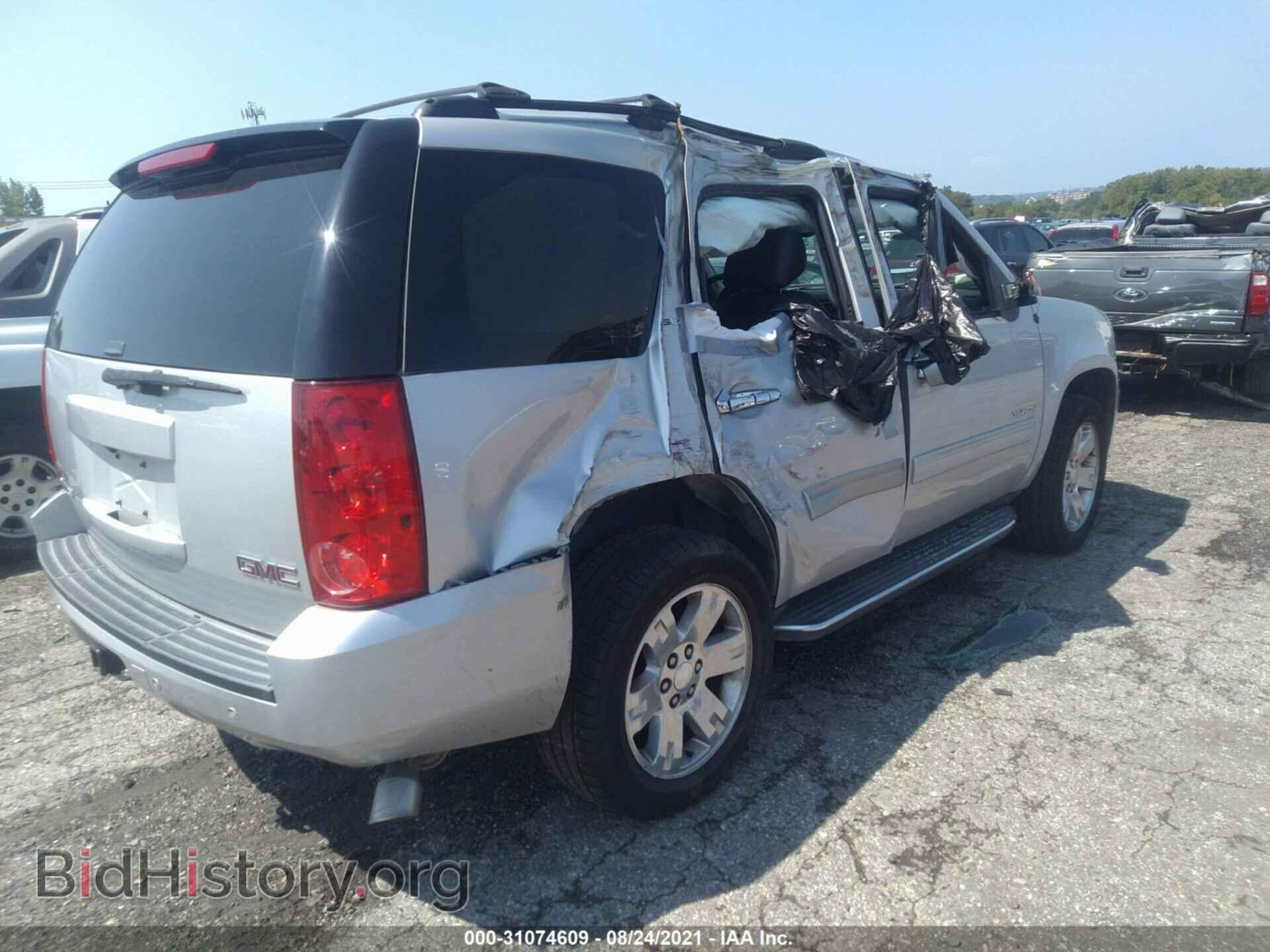 2011 GMC YUKON - VIN: 1GKS2CE03BR242586 - Photo 4