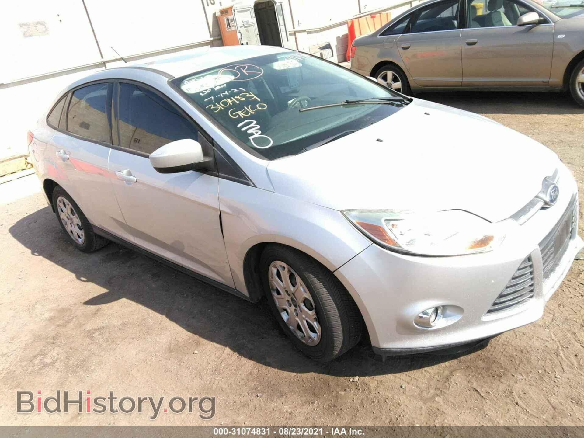 Photo 1FAHP3F21CL262790 - FORD FOCUS 2012