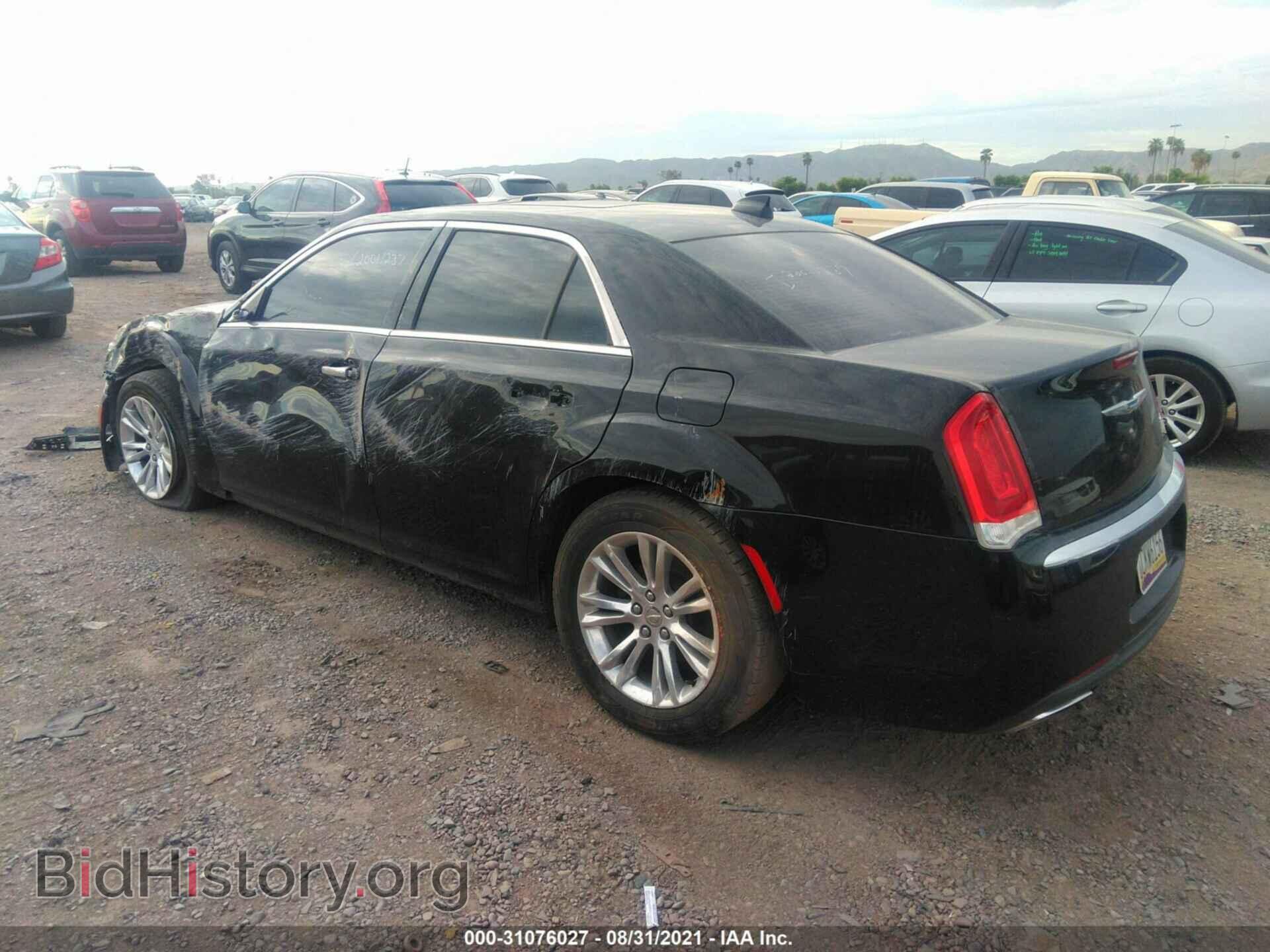 2017 CHRYSLER 300 - VIN: 2C3CCAEGXHH570986 - Фото 3