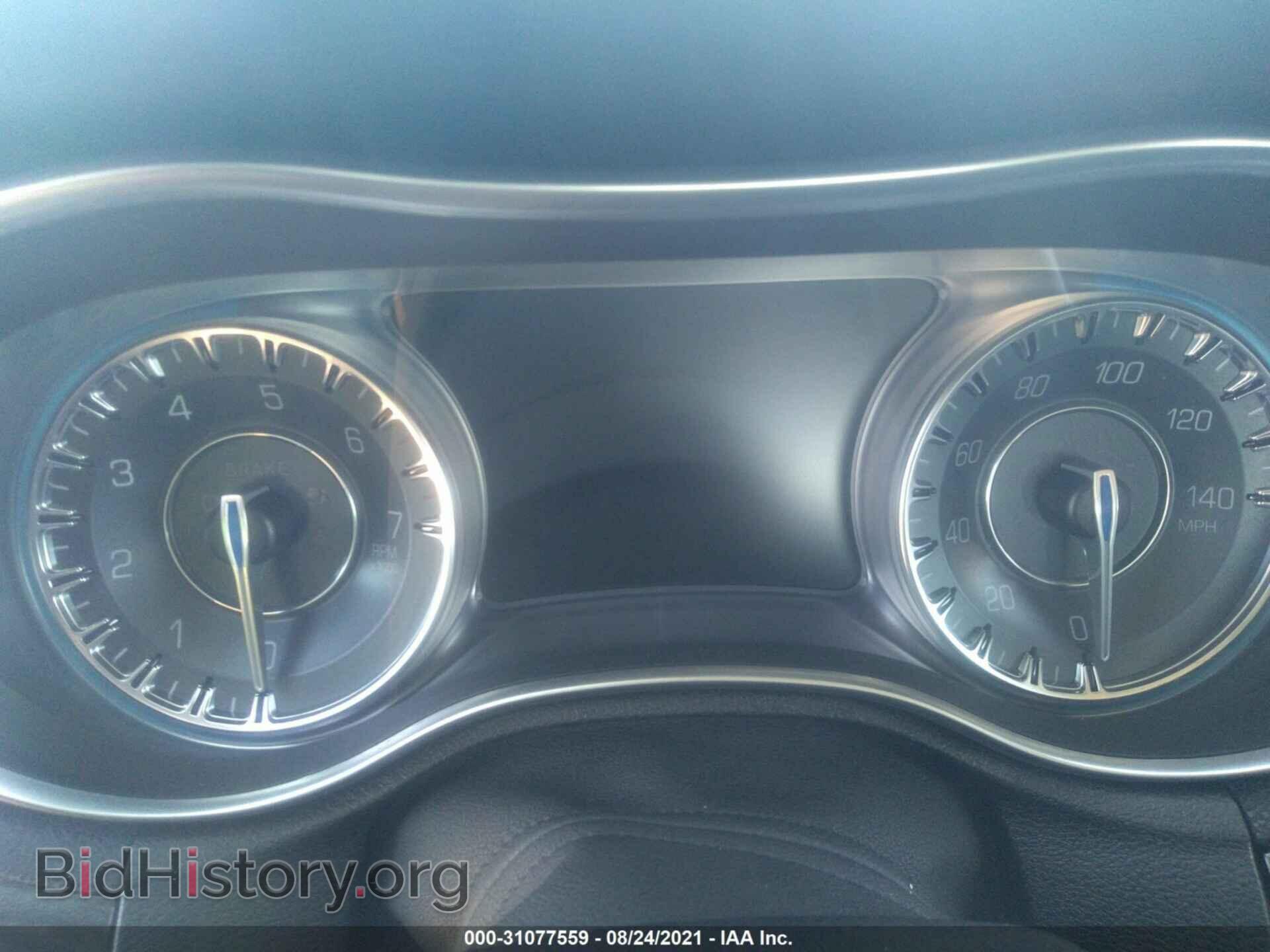 2015 CHRYSLER 300 - VIN: 2C3CCAAG7FH766676 - Фото 7