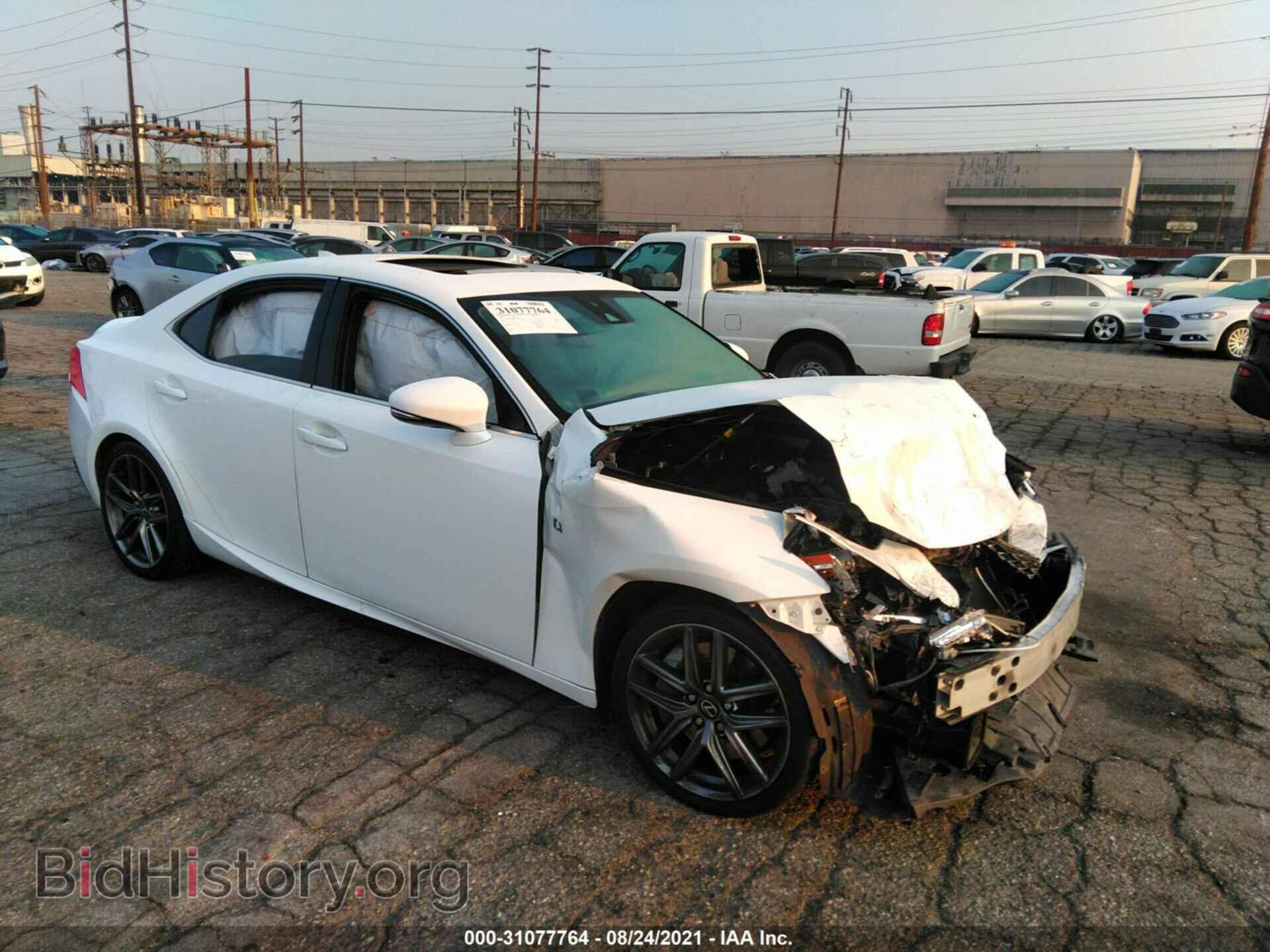 Photo JTHBA1D29H5046706 - LEXUS IS 2017
