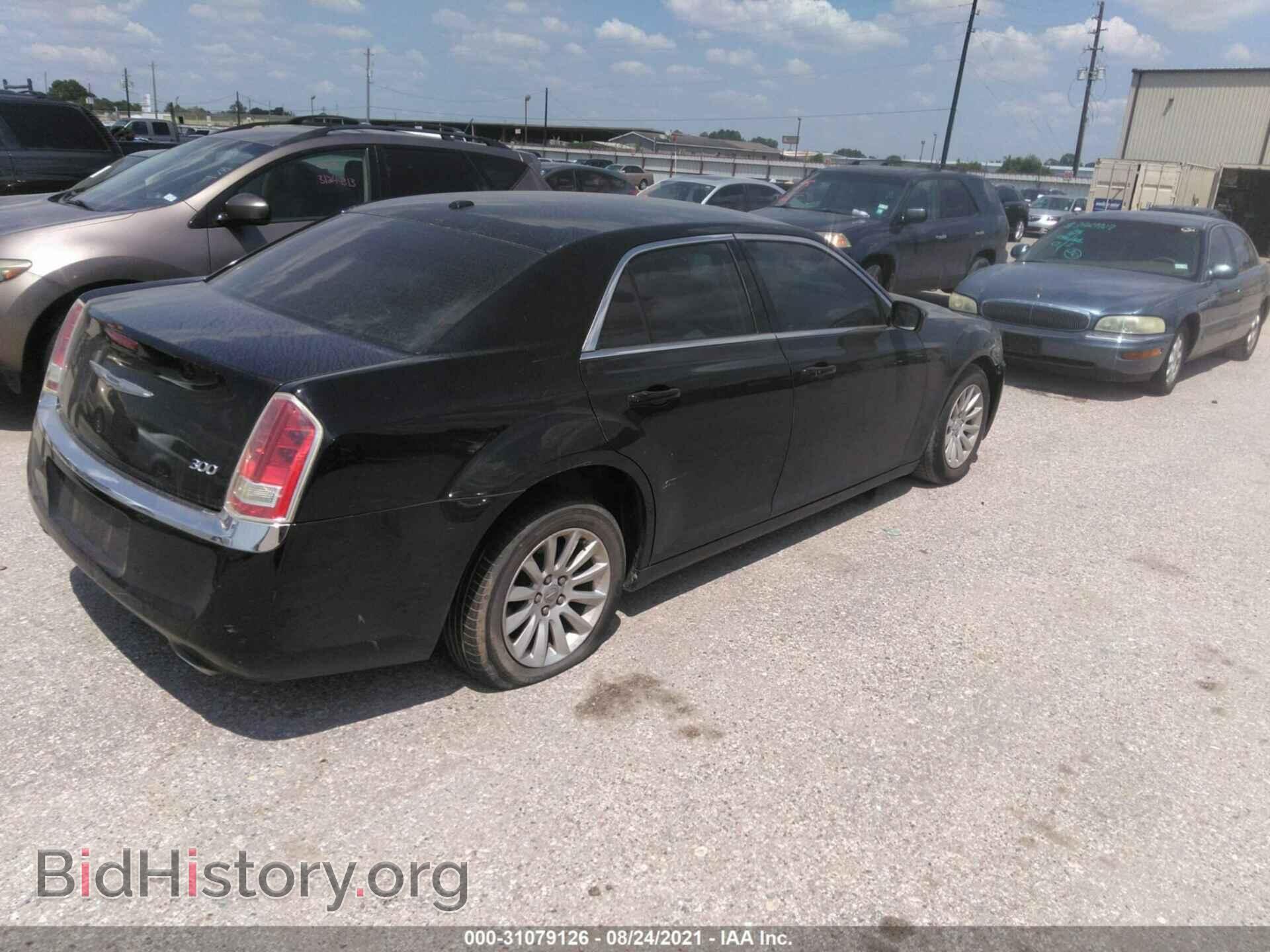 2012 CHRYSLER 300 - VIN: 2C3CCAAG8CH104844 - Фото 4