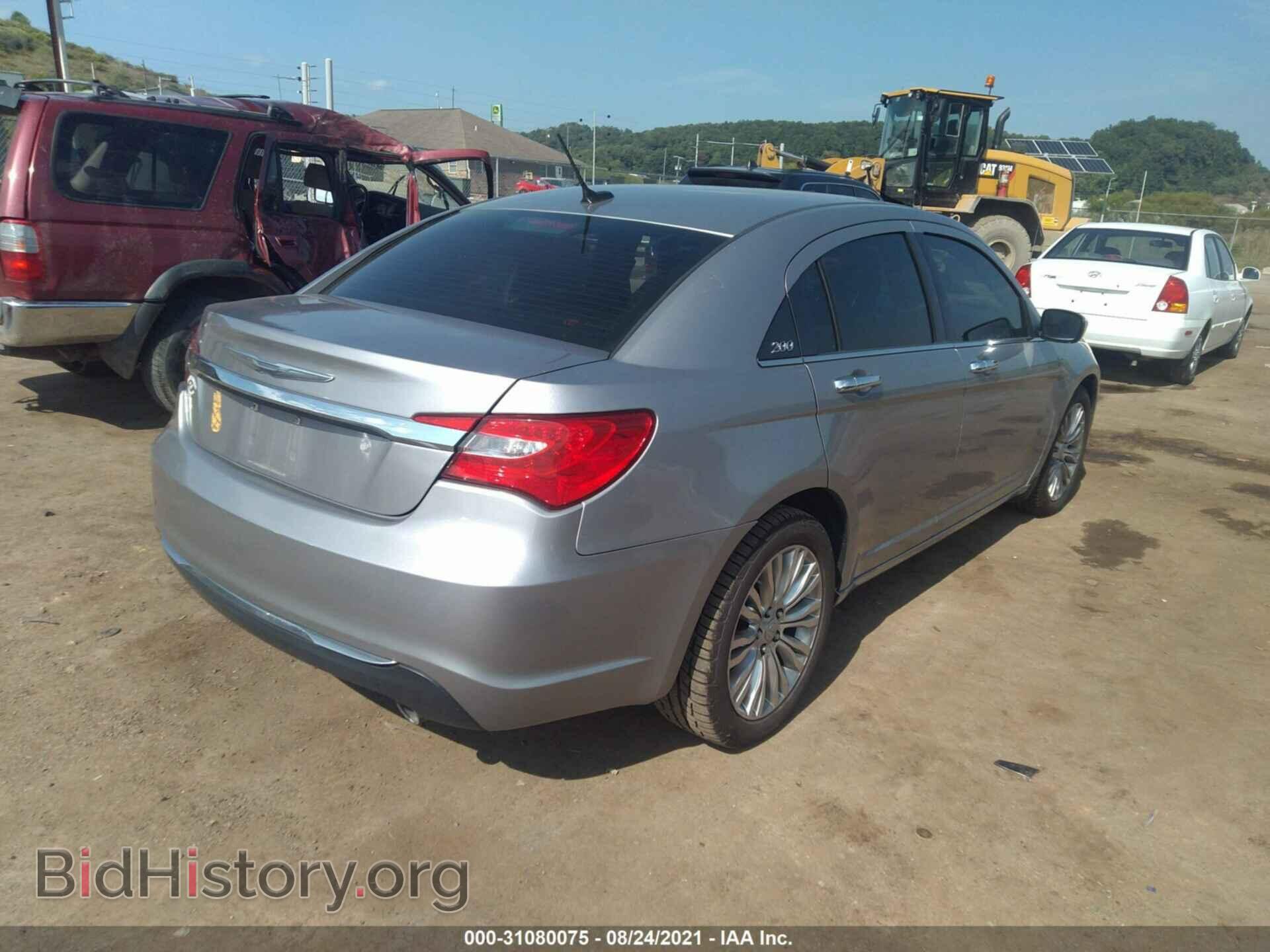 2013 CHRYSLER 200 - VIN: 1C3CCBCG7DN617109 - Photo 4