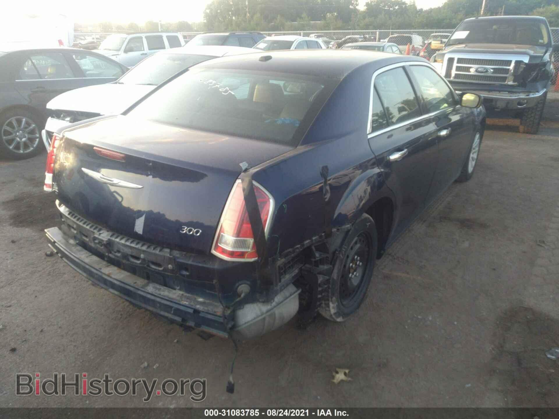 2013 CHRYSLER 300 - VIN: 2C3CCAAG7DH698943 - Фото 4