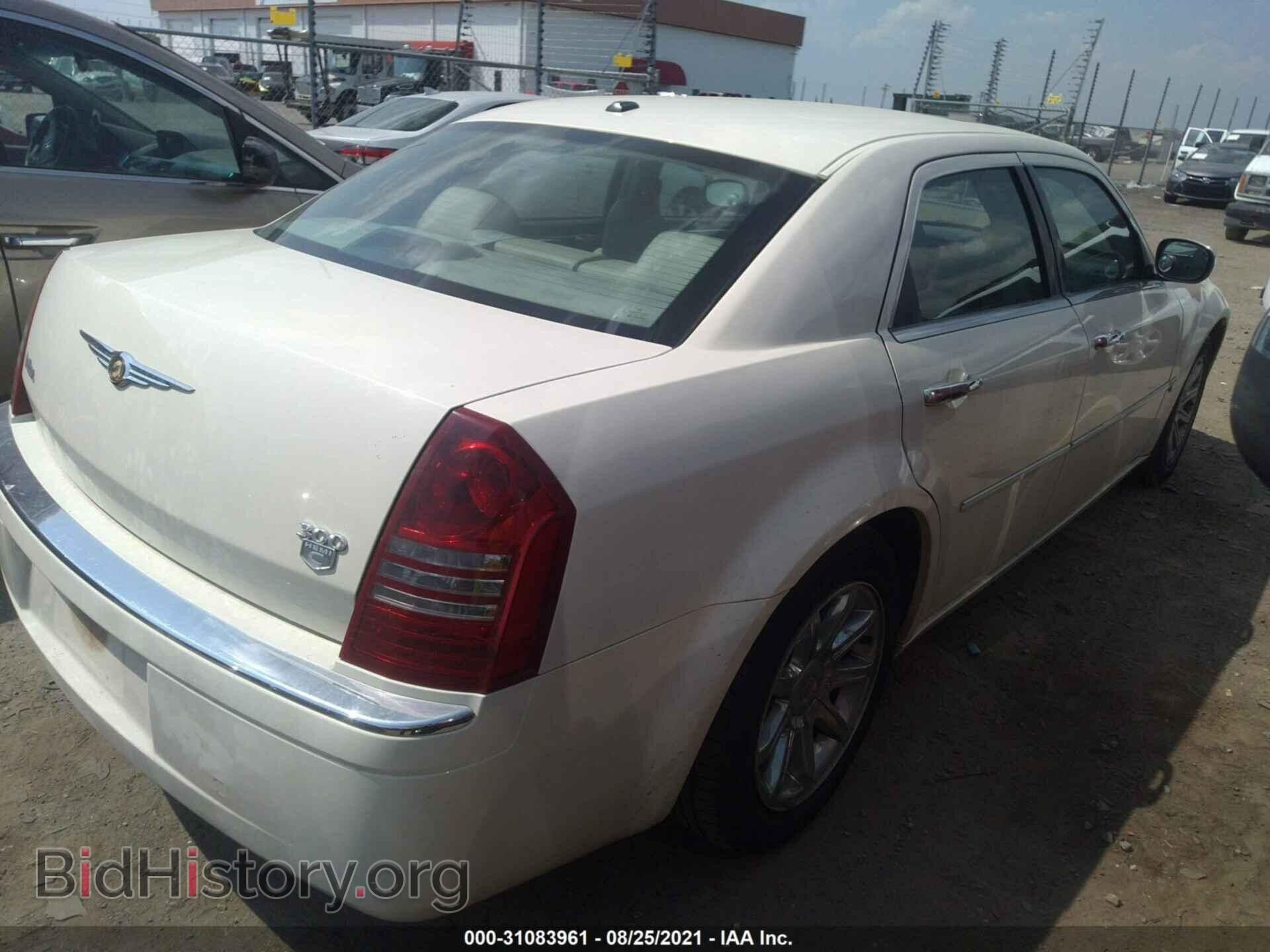 2006 CHRYSLER 300 - VIN: 2C3KA63H96H440656 - Фото 4