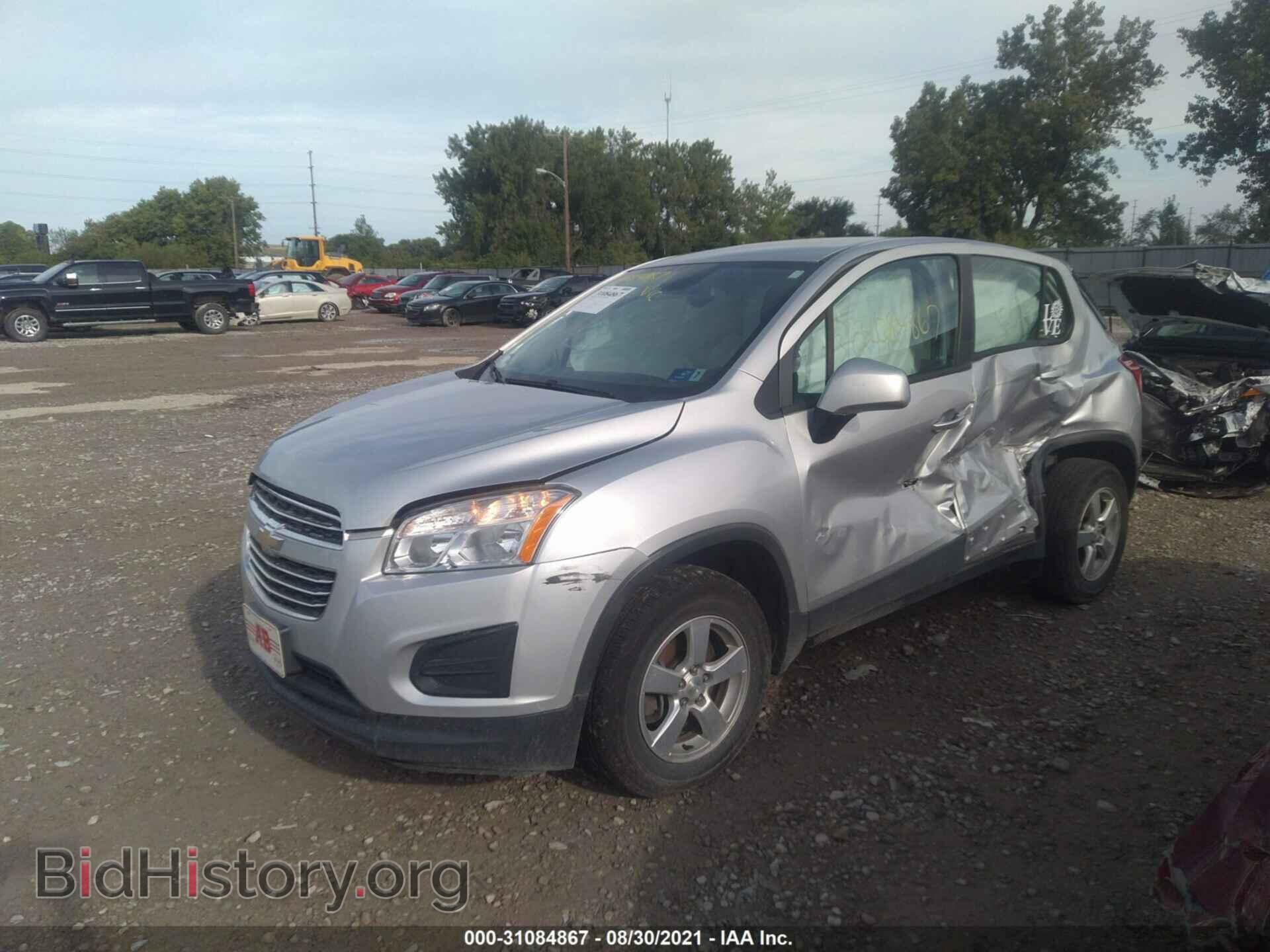 2016 CHEVROLET TRAX - VIN: 3GNCJNSB1GL250003 - Фото 2