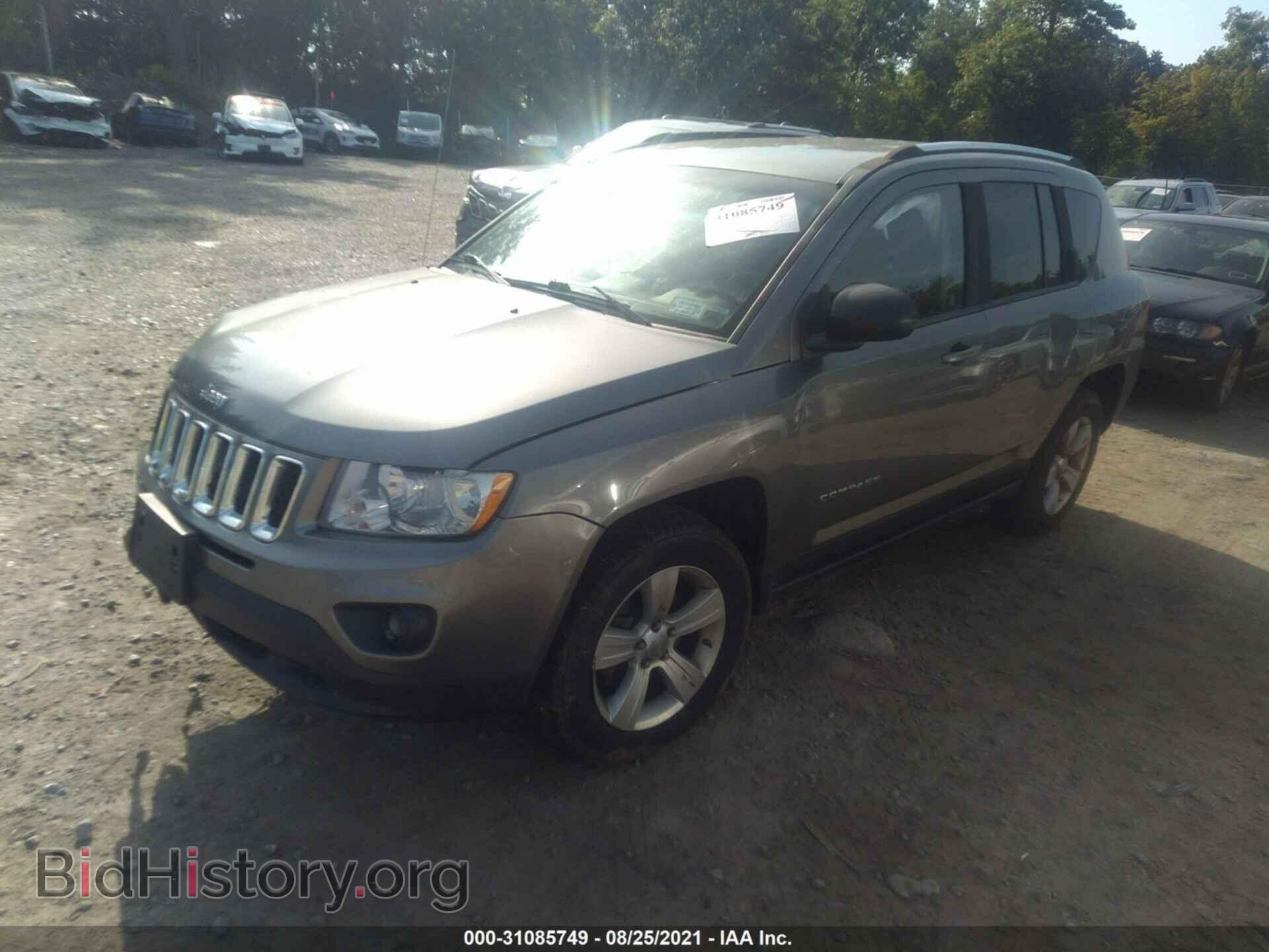 2012 JEEP COMPASS - VIN: 1C4NJDEB3CD630452 - Photo 2