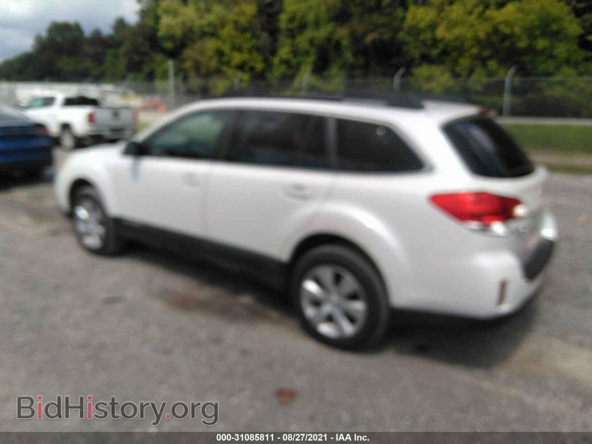 2011 SUBARU OUTBACK - VIN: 4S4BRCCC0B3323452 - Фото 3