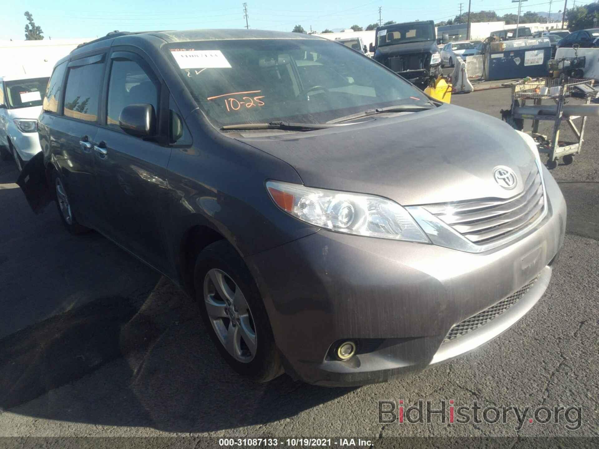 Photo 5TDKZ3DC3HS781271 - TOYOTA SIENNA 2017