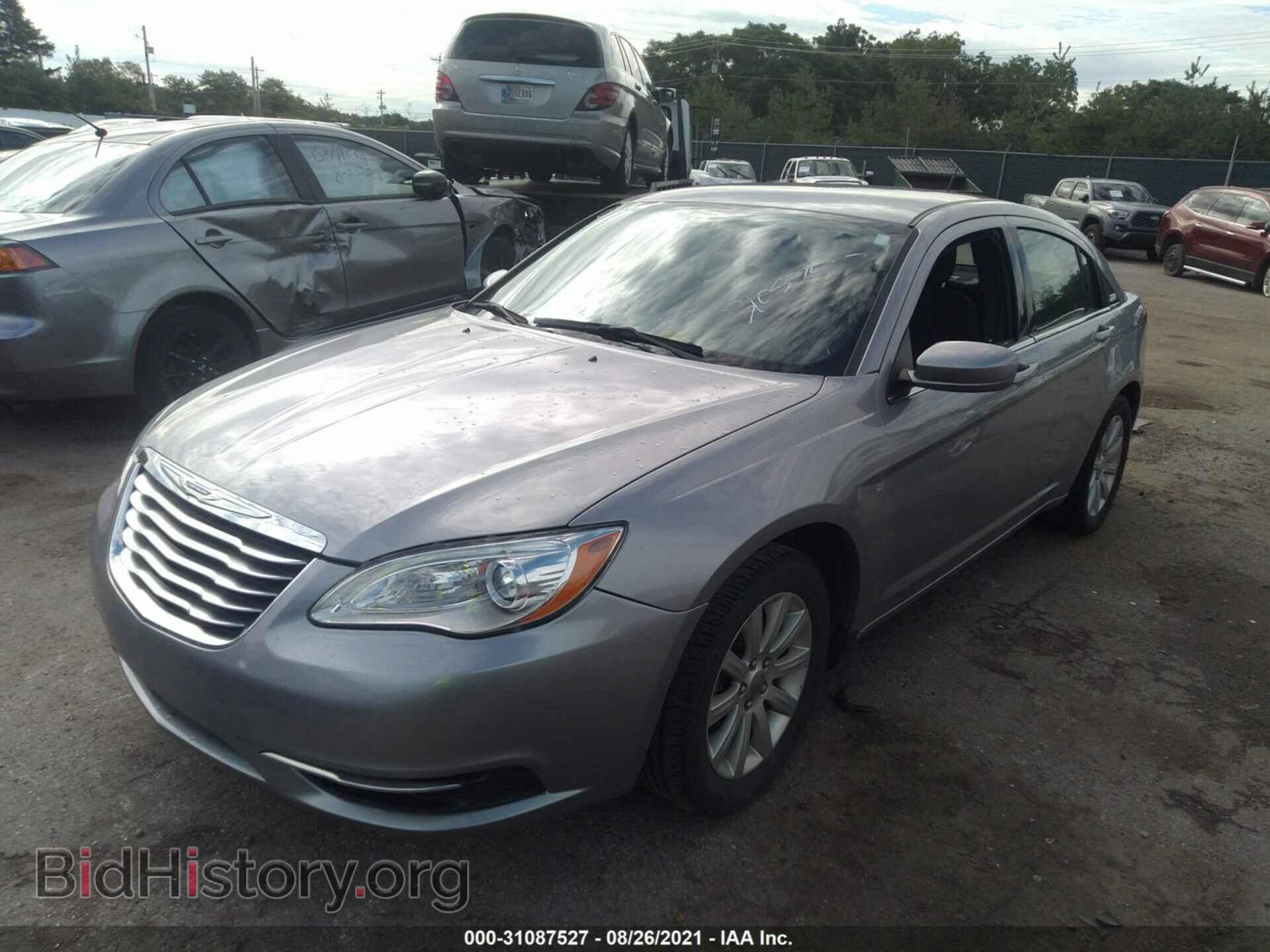 2013 CHRYSLER 200 - VIN: 1C3CCBBB1DN550190 - Photo 2