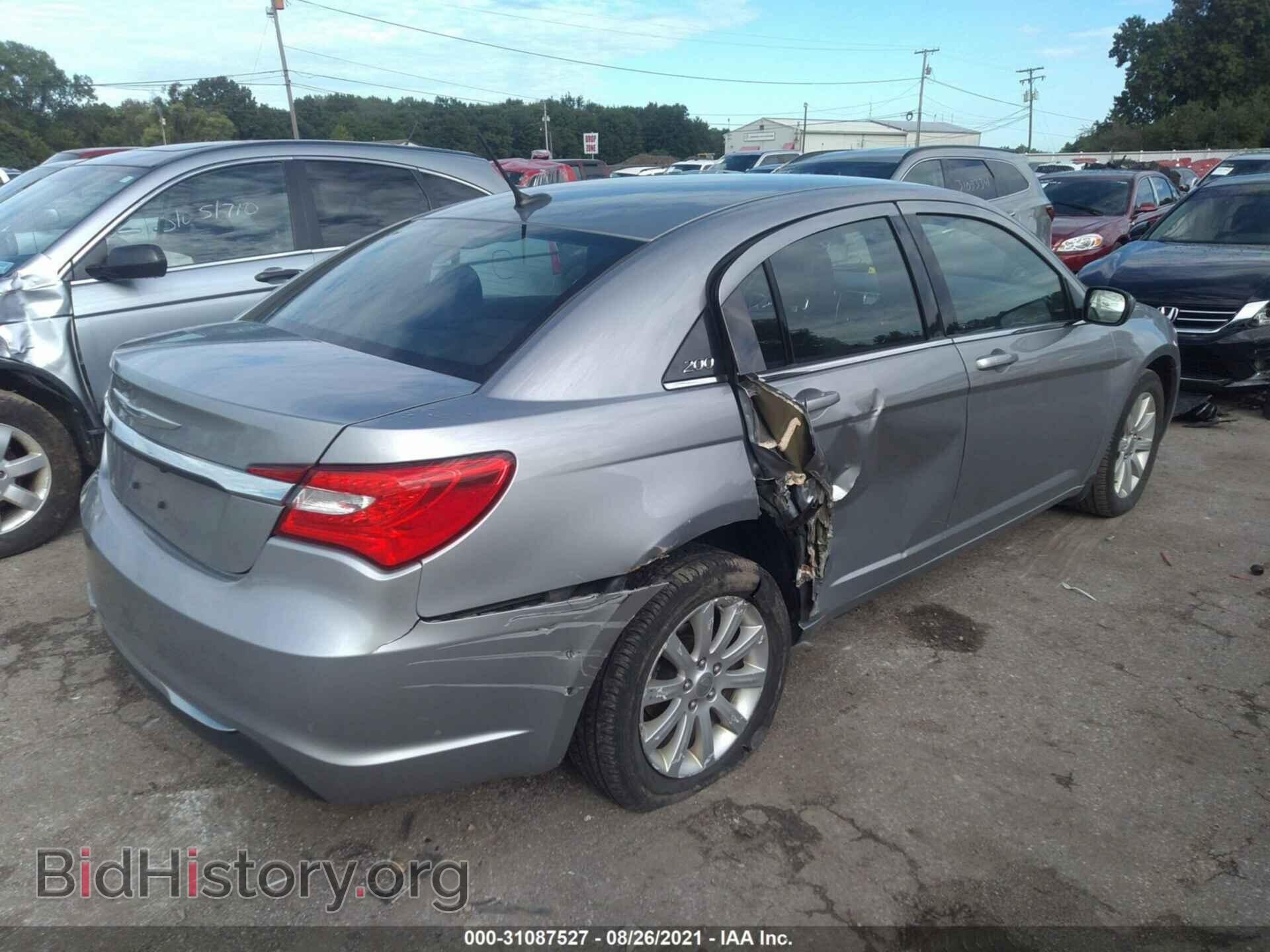 2013 CHRYSLER 200 - VIN: 1C3CCBBB1DN550190 - Photo 4
