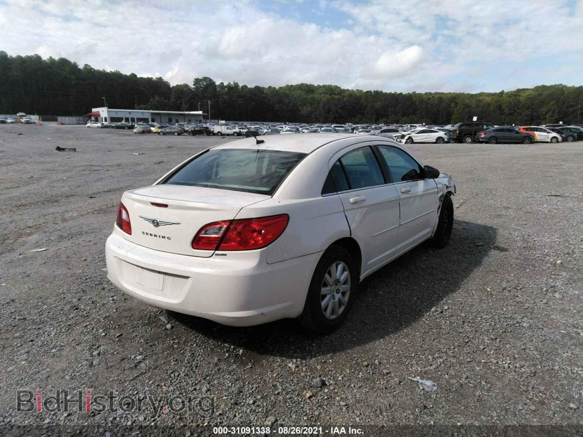 2010 CHRYSLER SEBRING - VIN: 1C3CC4FB4AN192729 - Фото 4
