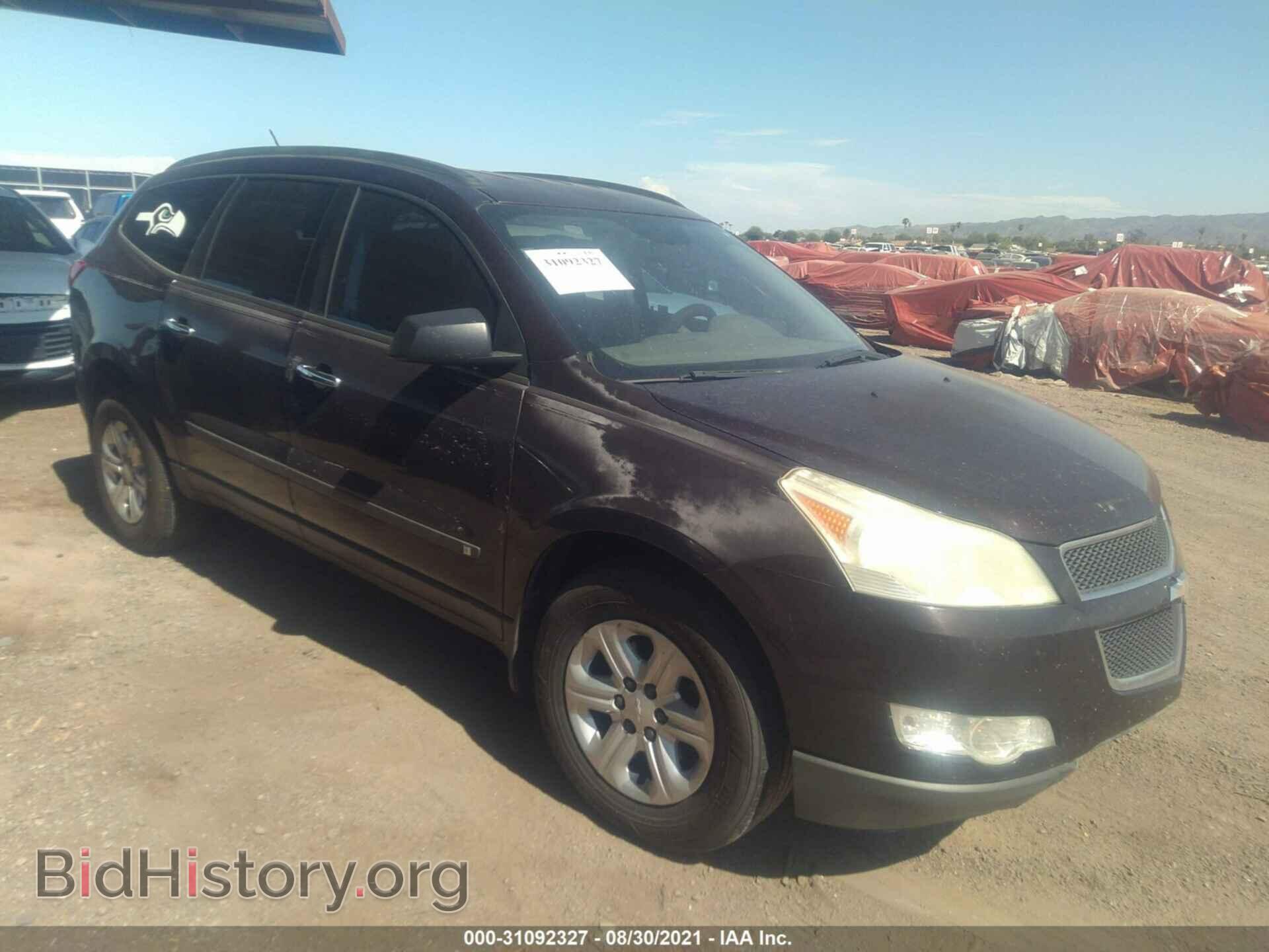 Photo 1GNLVEED0AS109935 - CHEVROLET TRAVERSE 2010