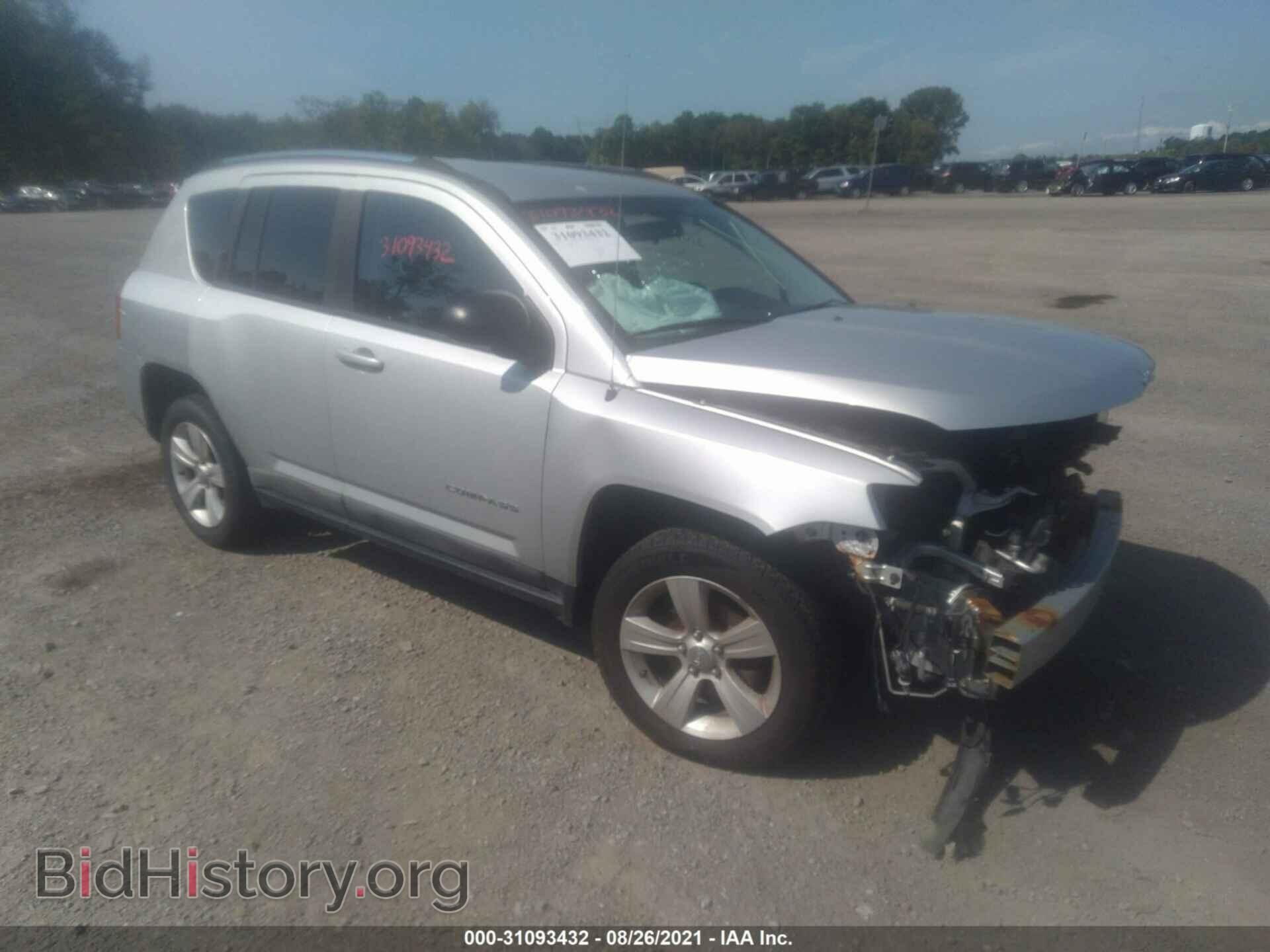 Photo 1J4NF1FB8BD134554 - JEEP COMPASS 2011